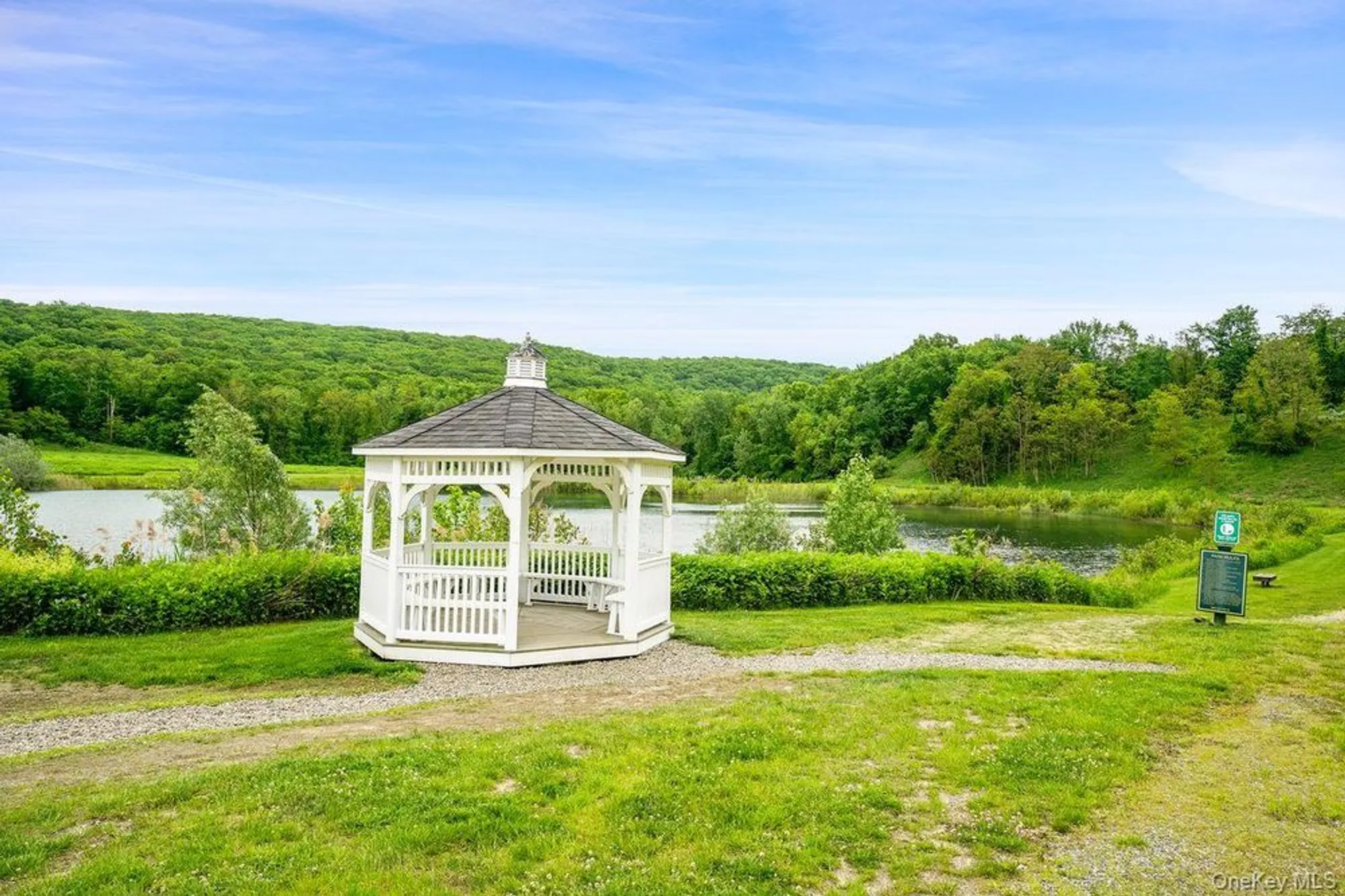 Property Slideshow image 12 of 40 | 43 yesterday dr, Cold Spring, NY, 10516