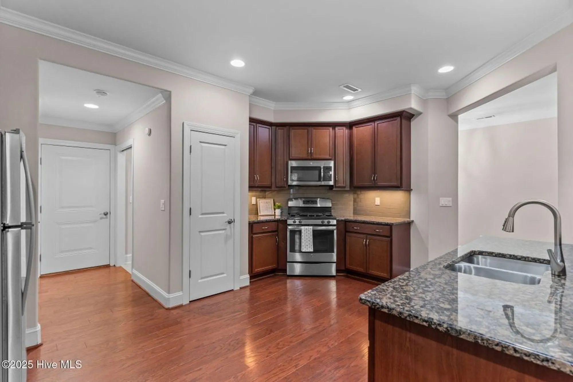 Property Slideshow image 16 of 88 | 6097 shore park dr, Leland, NC, 28451