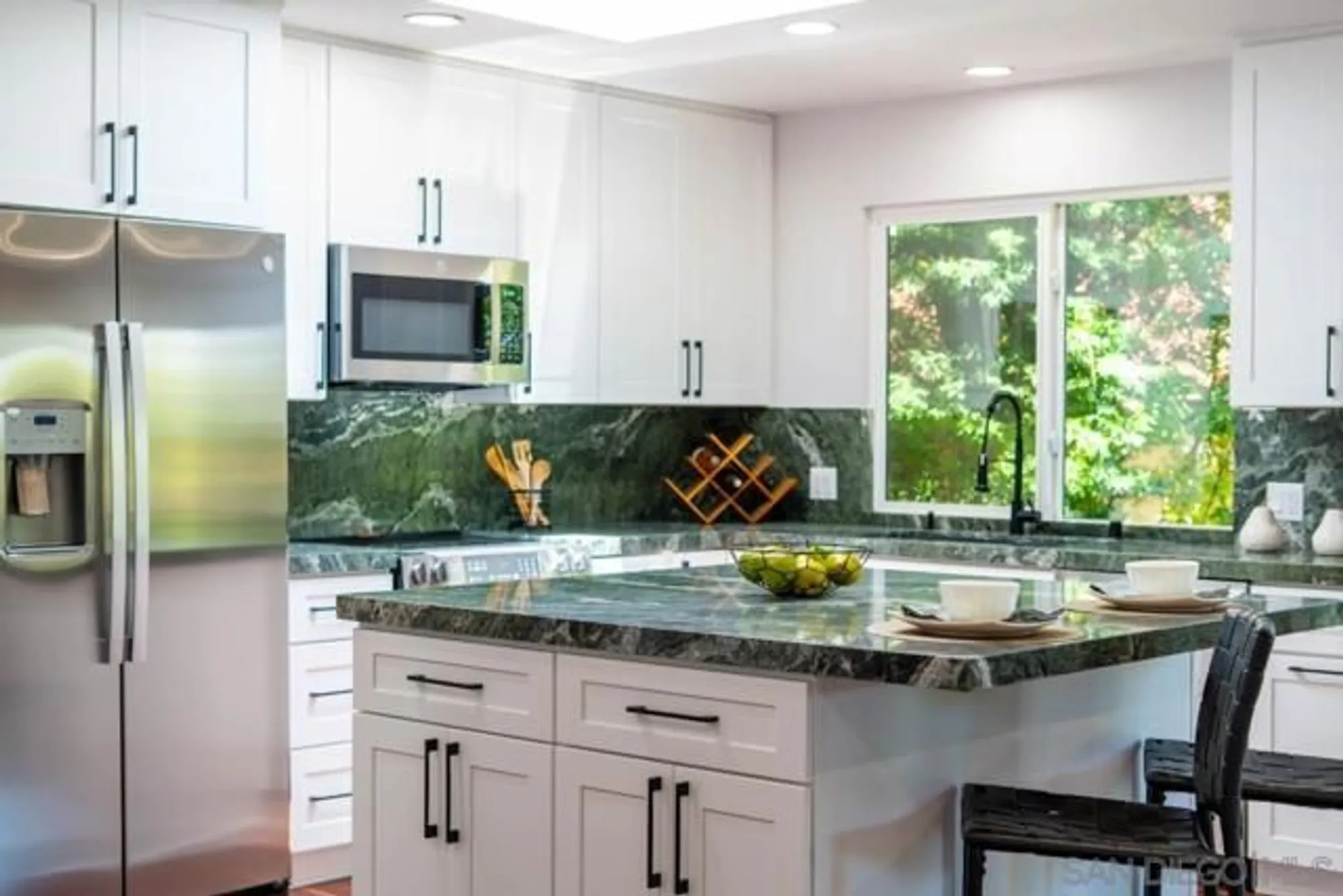 Property Slideshow image 11 of 70 | 907 ridge heights dr, Fallbrook, CA, 92028
