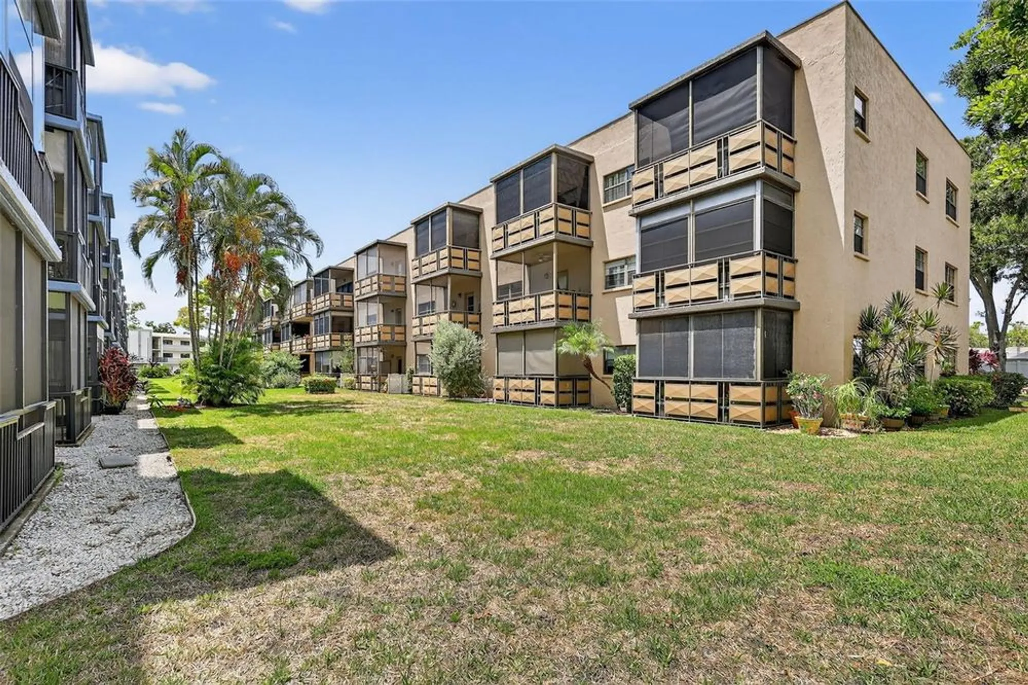 Property Slideshow image 35 of 36 | 5975 terrace park dr n unit 209, Saint Petersburg, FL, 33709