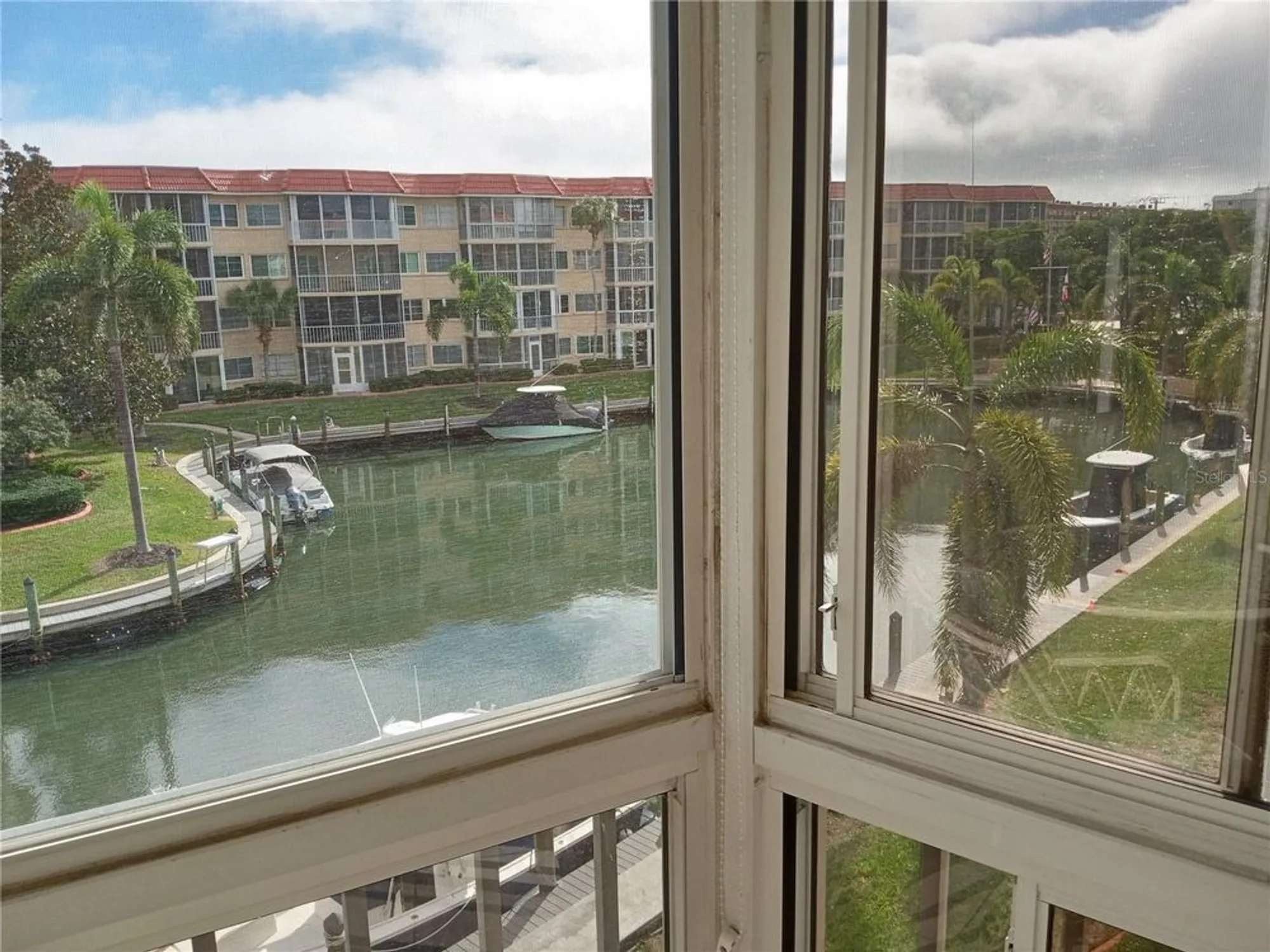 Property Slideshow image 18 of 77 | 1250 n portofino dr # 305mar, Sarasota, FL, 34242