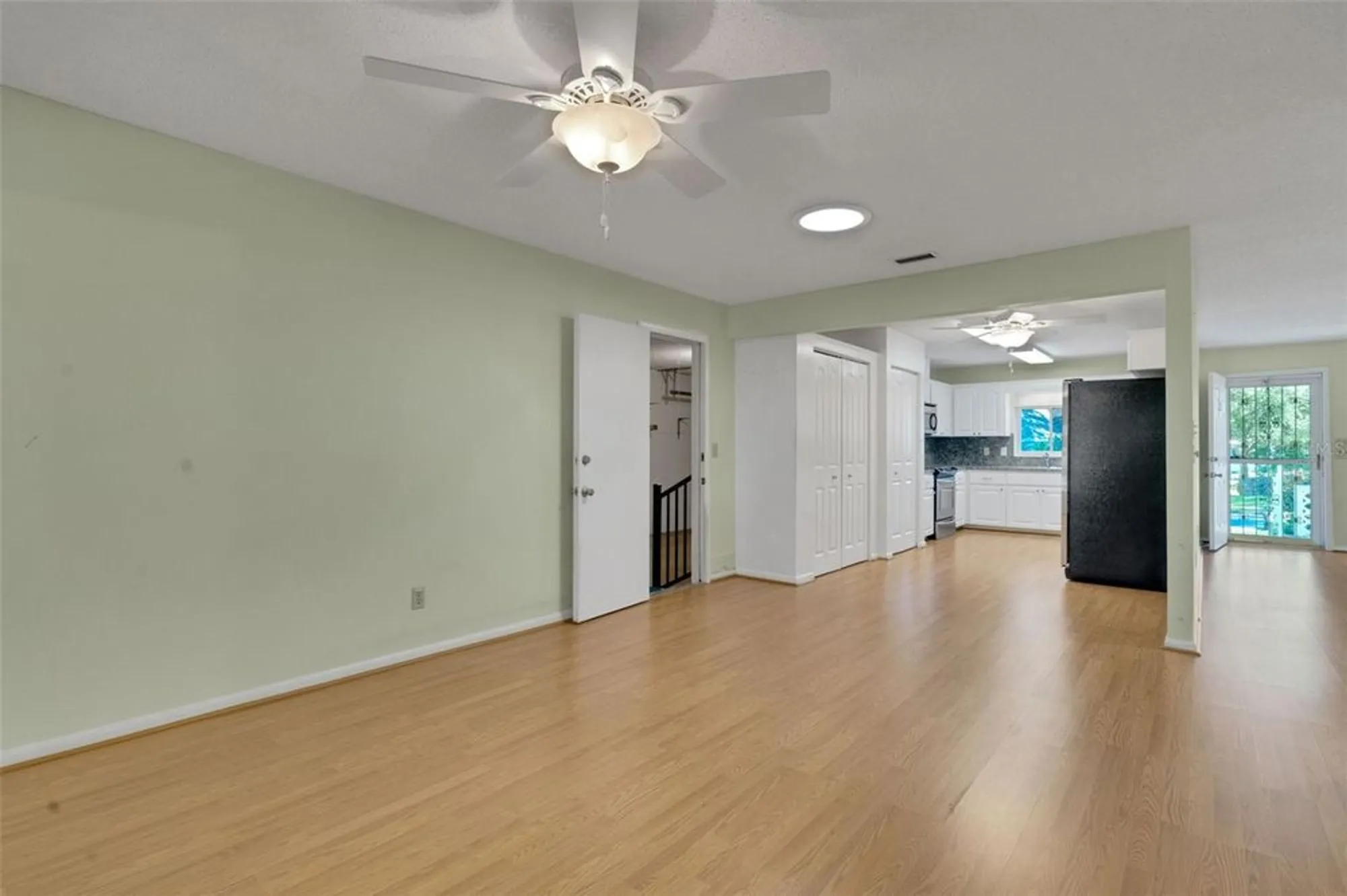 Property Slideshow image 11 of 39 | 8723 sw 93rd ln a, Ocala, FL, 34481