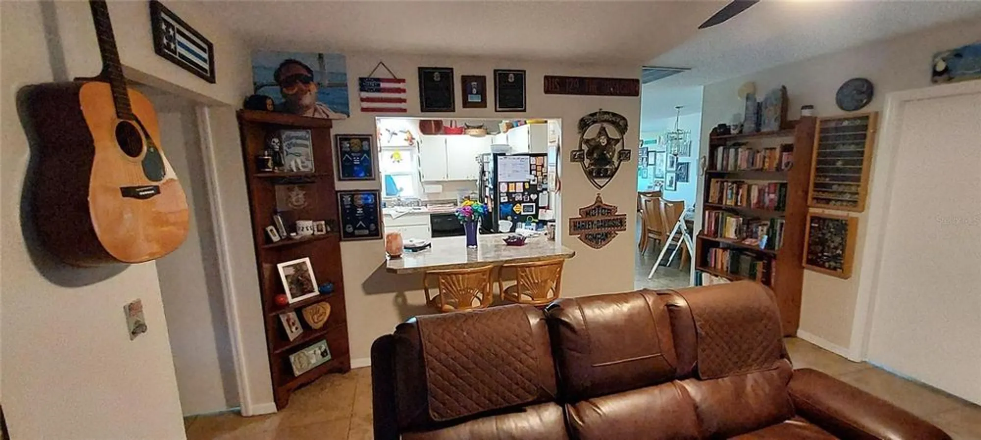 Property Slideshow image 4 of 39 | 906 bluewater dr, Sun City Center, FL, 33573