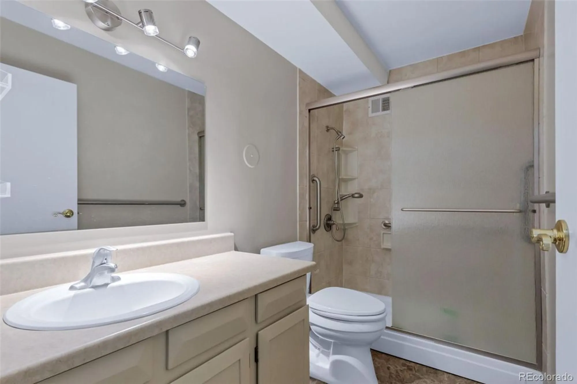 Property Slideshow image 14 of 41 | 13606 e bates ave apt 102, Aurora, CO, 80014