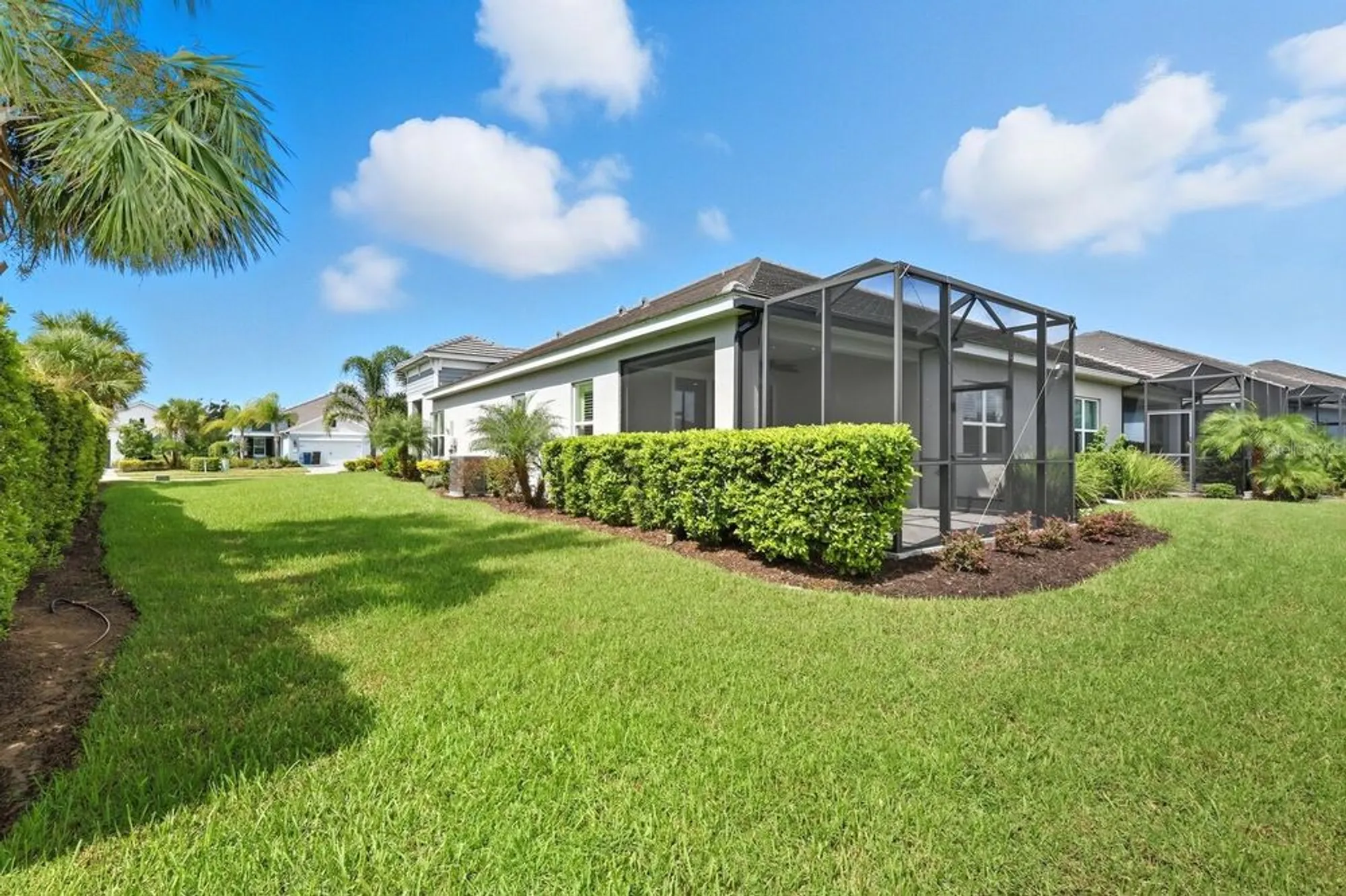 Property Slideshow image 34 of 59 | 2723 sapphire blue ln, Bradenton, FL, 34211