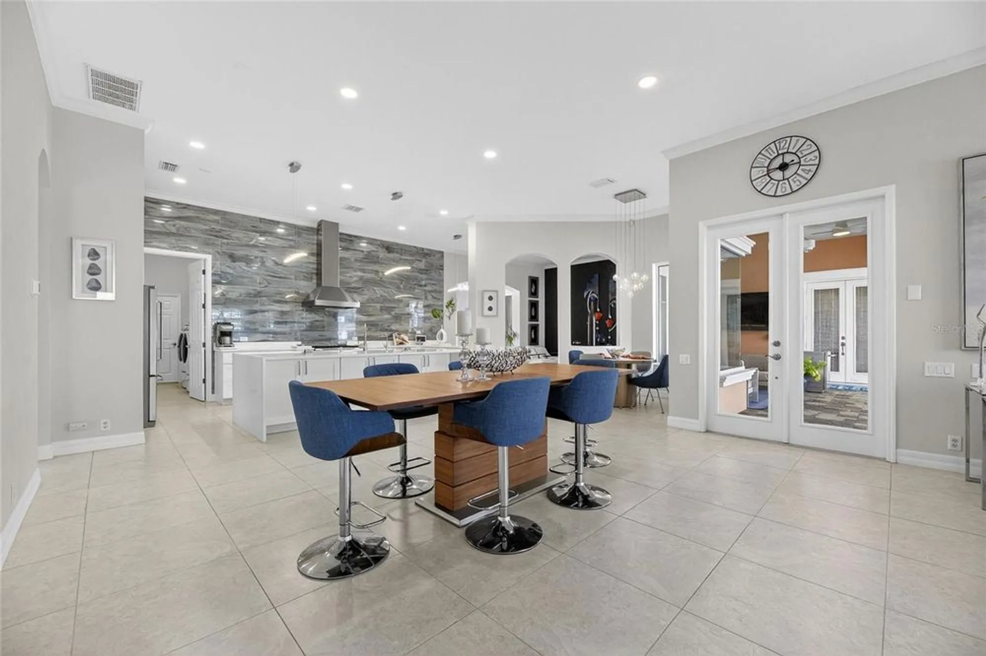 Property Slideshow image 45 of 99 | 719 islebay dr, Apollo Beach, FL, 33572