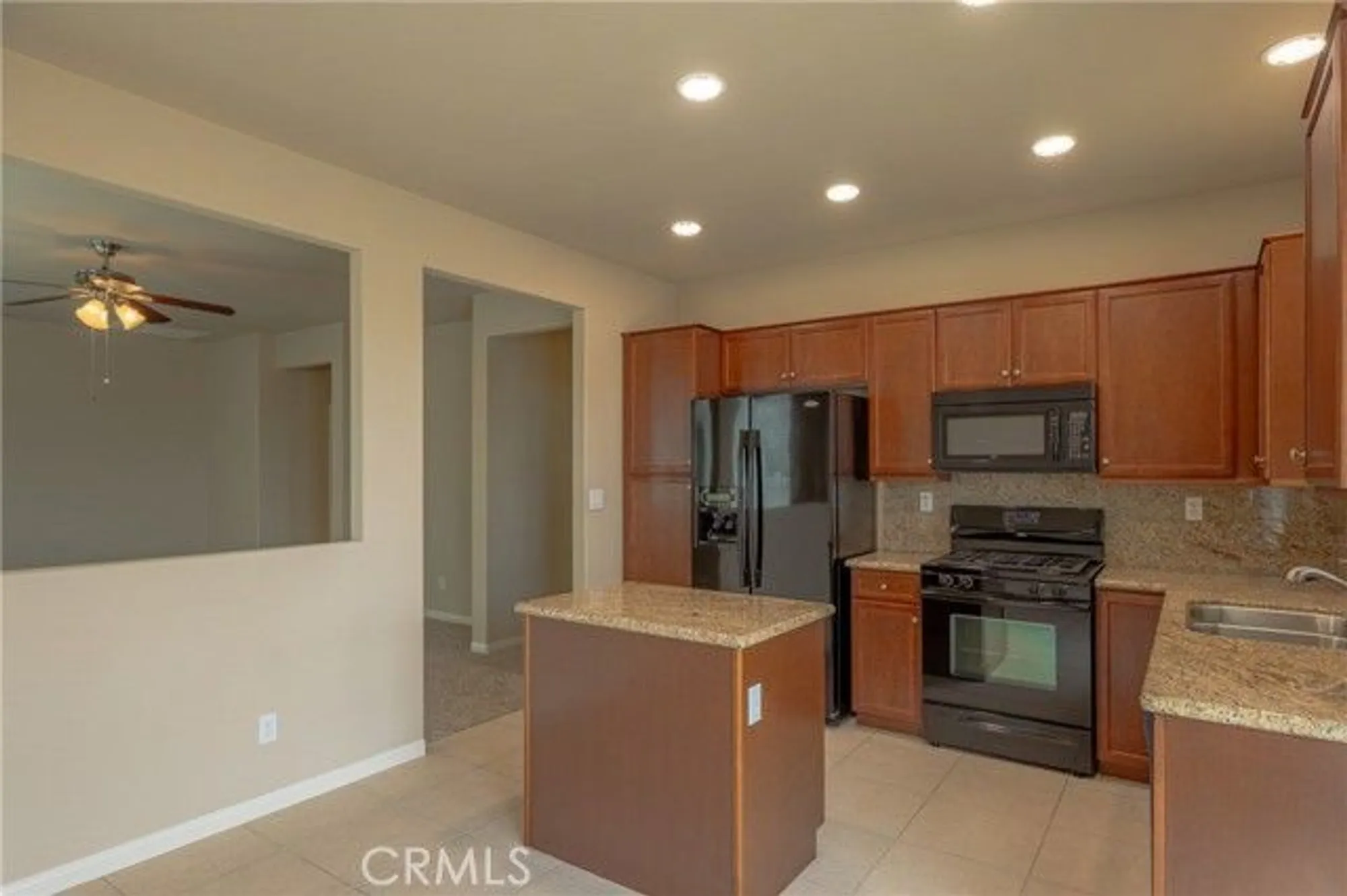 Property Slideshow image 12 of 22 | 19453 maple creek rd, Apple Valley, CA, 92308