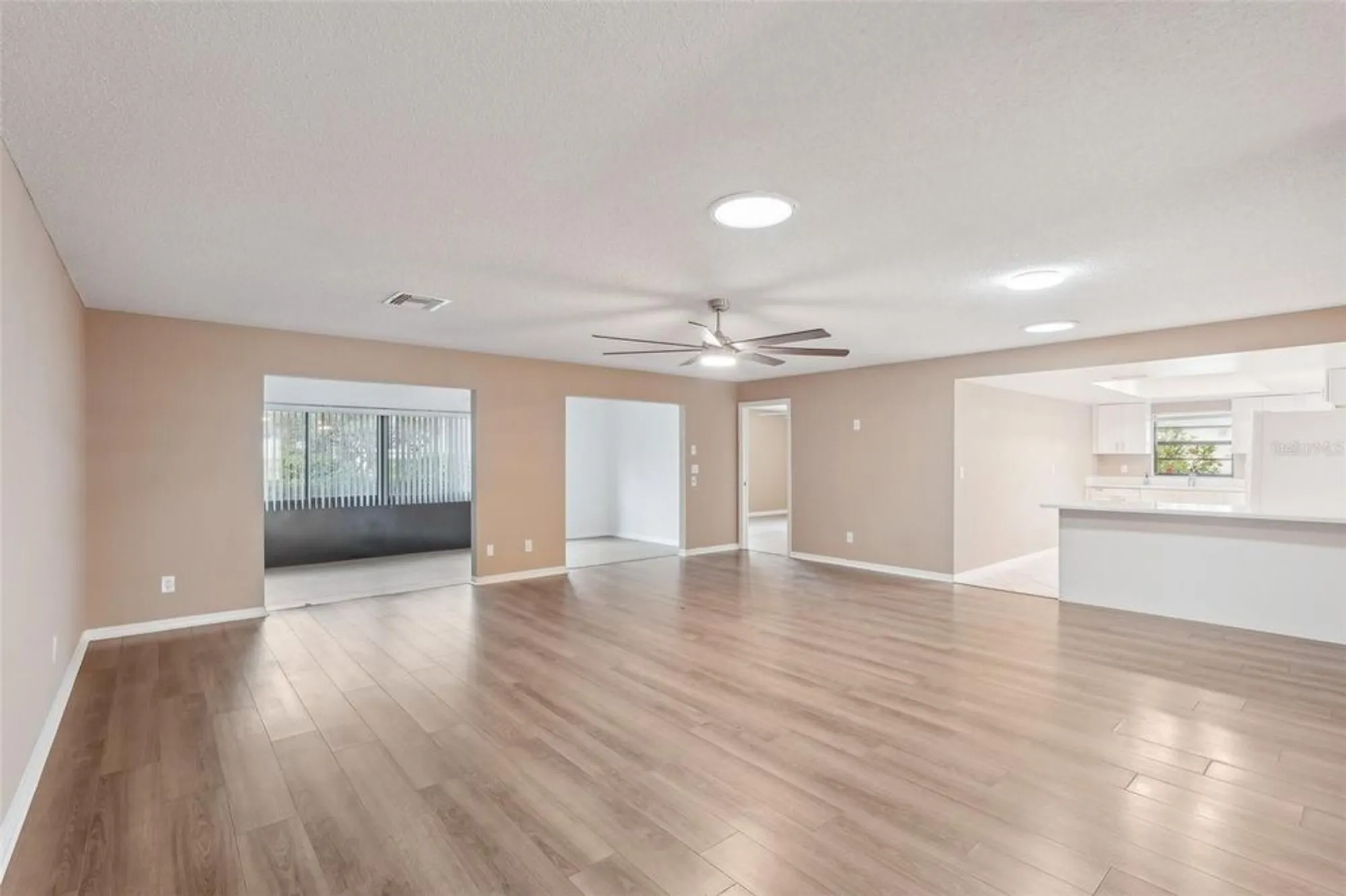 Property Slideshow image 4 of 57 | 2529 lancaster dr, Sun City Center, FL, 33573