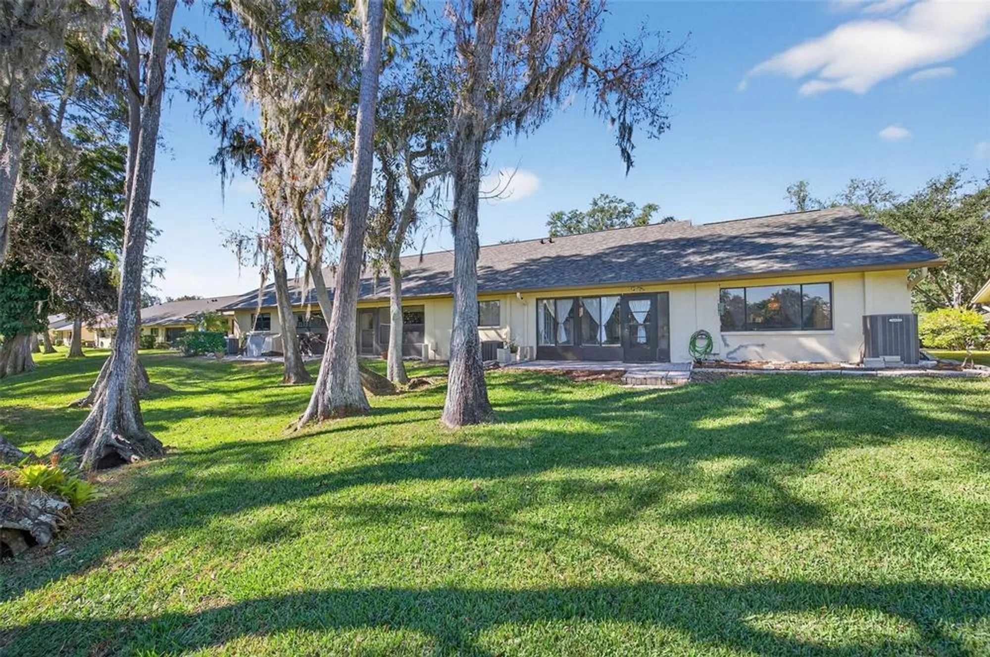 Property Slideshow image 21 of 34 | 2529 oakleaf ln 30a, Clearwater, FL, 33763