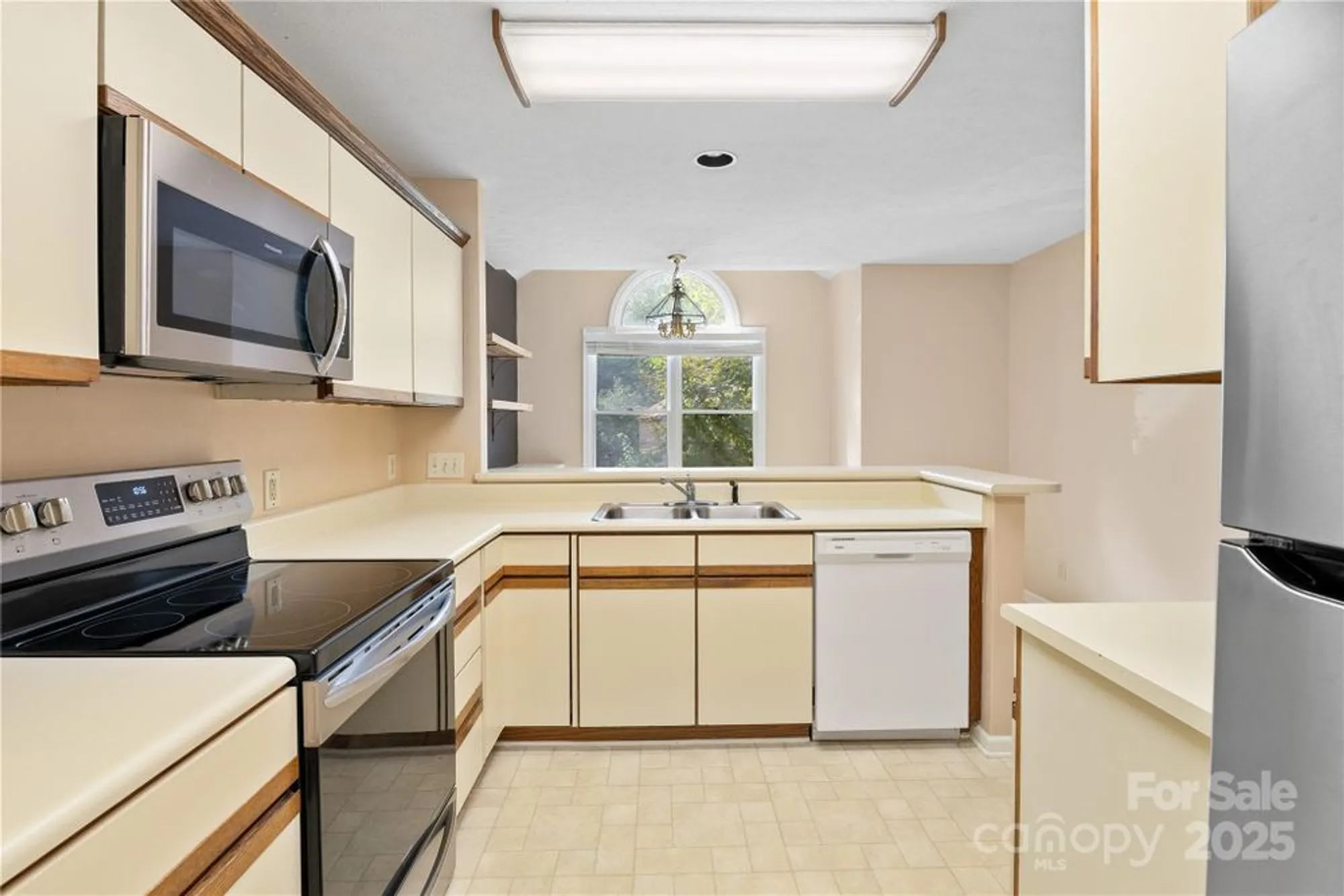 Property Slideshow image 24 of 32 | 131 jenny lind dr, Hendersonville, NC, 28791