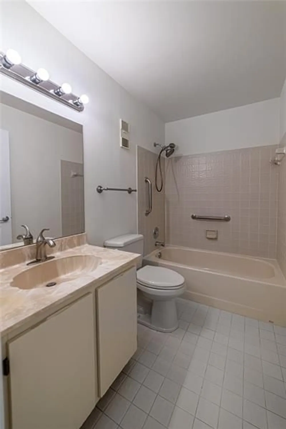 Property Slideshow image 12 of 21 | 8307 summerbreeze ln, Boca Raton, FL, 33496