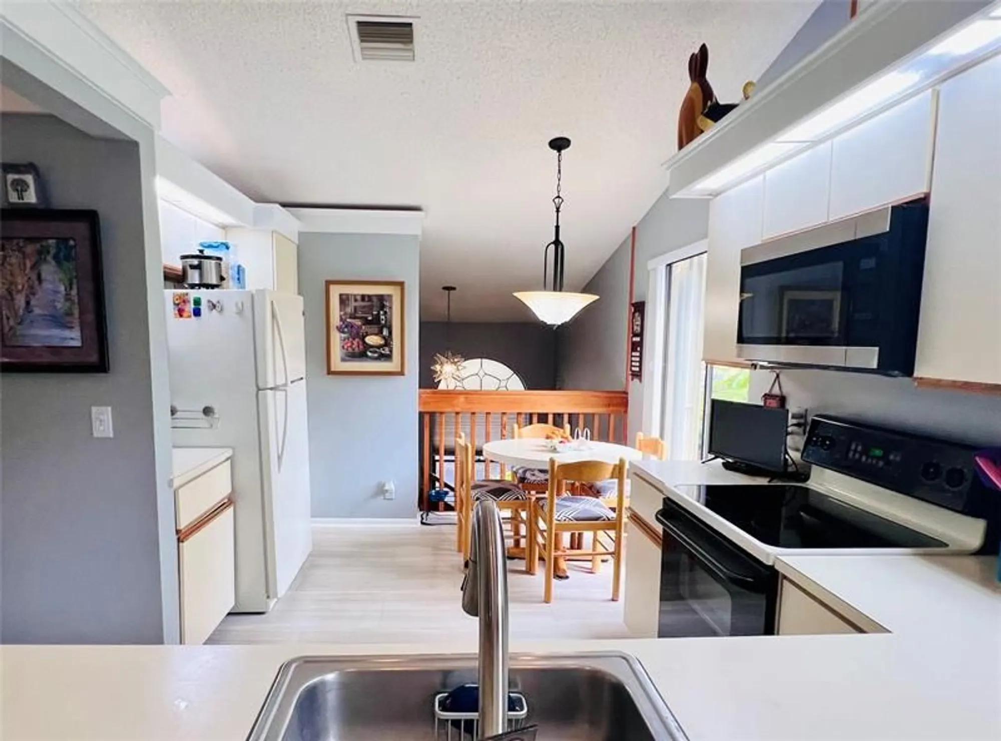 Property Slideshow image 16 of 50 | 10851 palm lake ave 201, Boynton Beach, FL, 33437