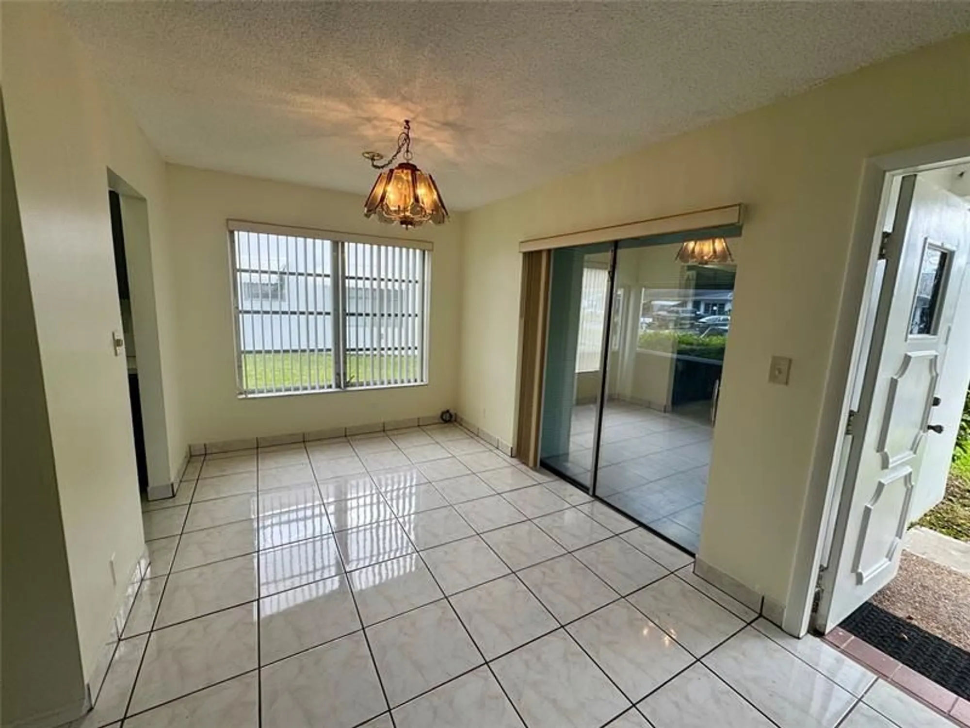 Property Slideshow image 10 of 25 | 1152 nw 83rd ave d66, Plantation, FL, 33322