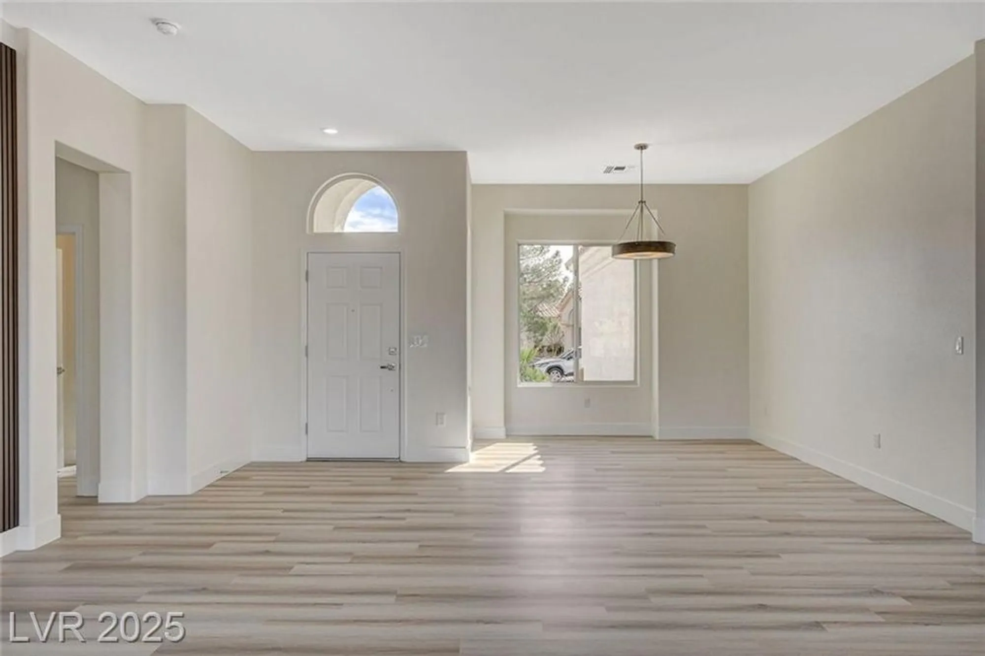 Property Slideshow image 22 of 44 | 10100 folsom dr, Las Vegas, NV, 89134