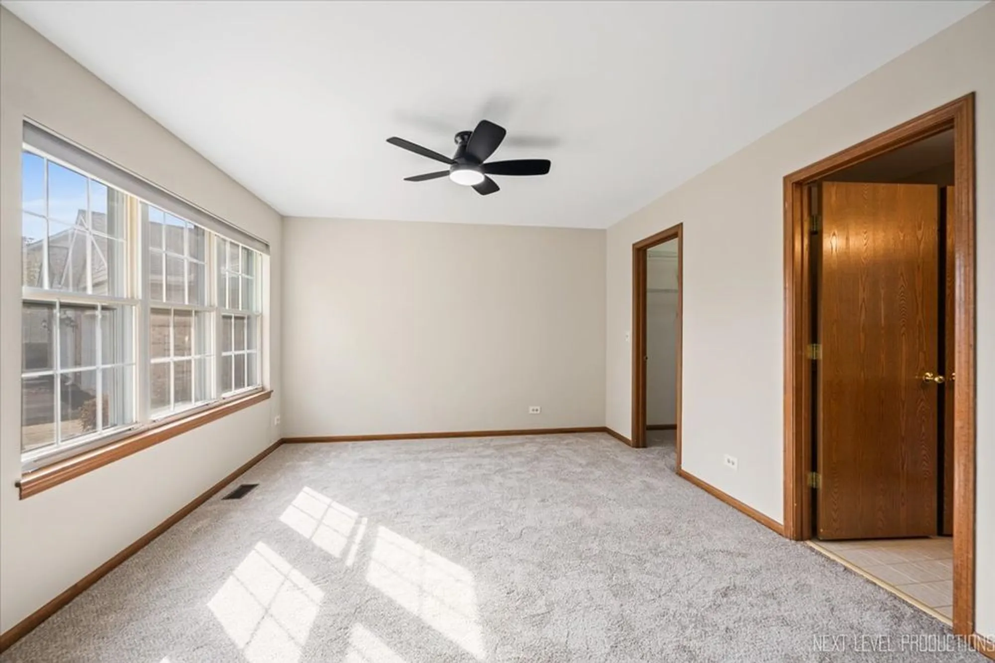 Property Slideshow image 18 of 49 | 21289 silktree cir, Plainfield, IL, 60544