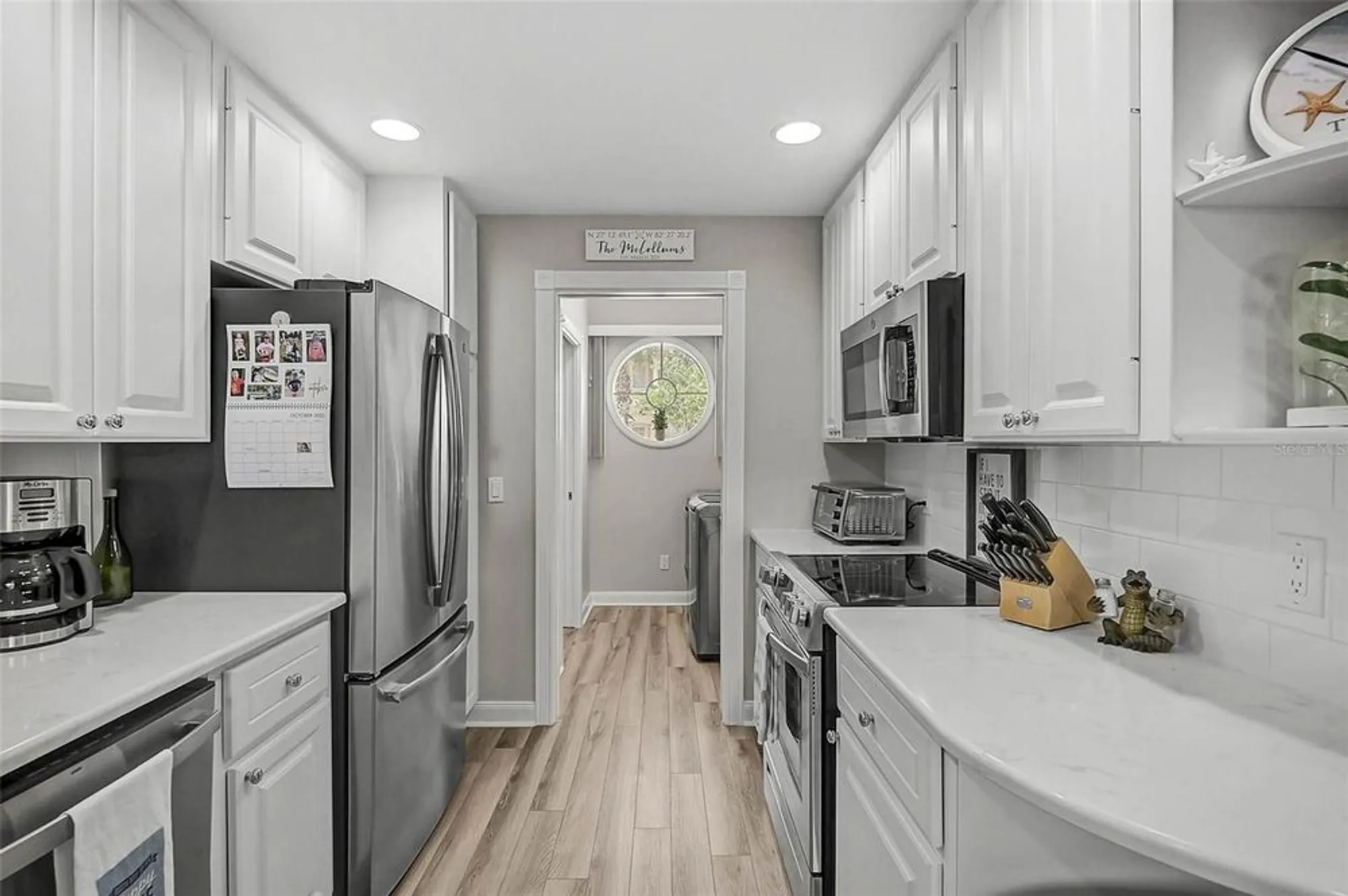 Property Slideshow image 11 of 51 | 1737 burgos dr, Sarasota, FL, 34238