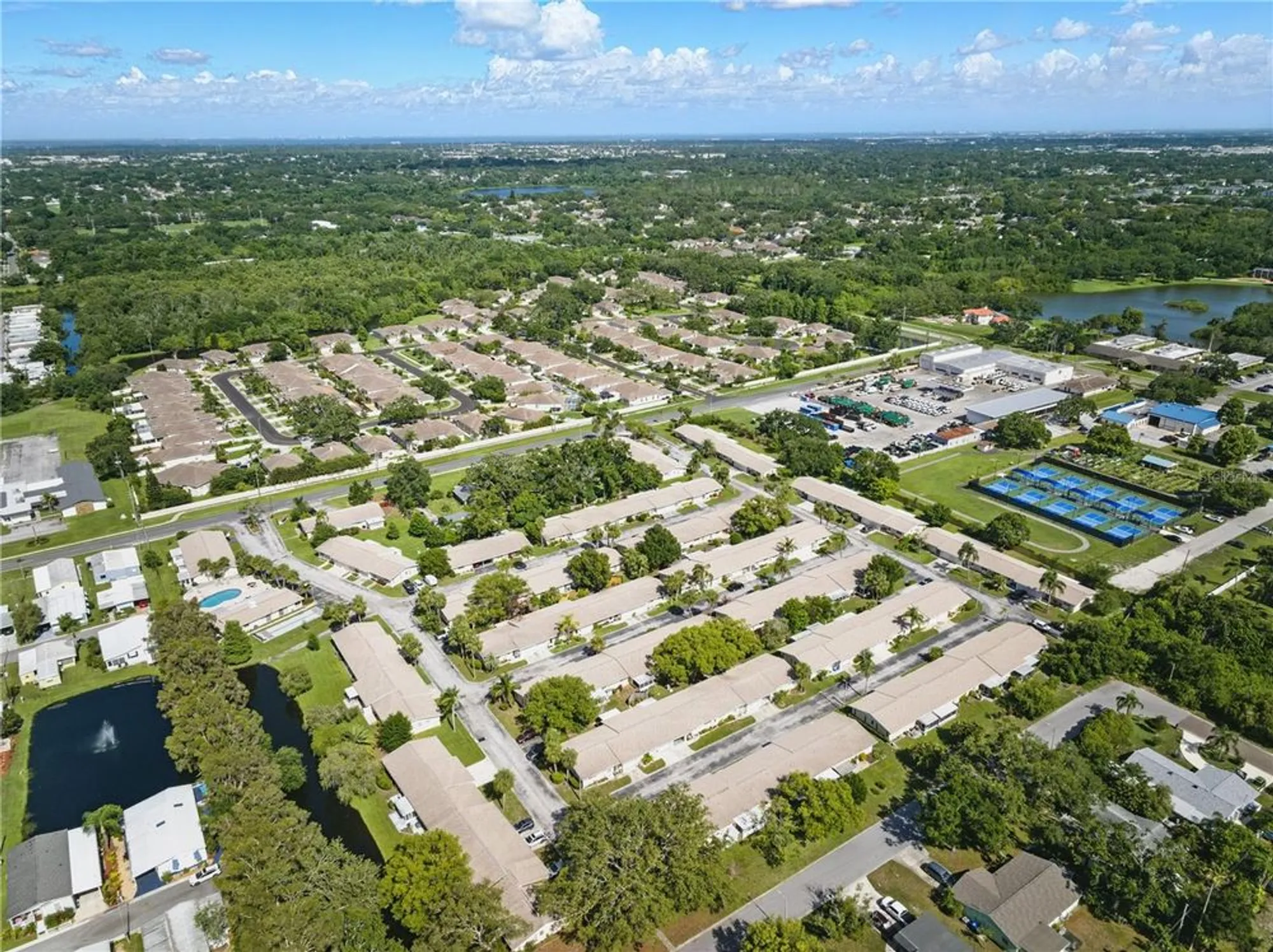 Property Slideshow image 23 of 36 | 858 cambridge ct # 858, Dunedin, FL, 34698