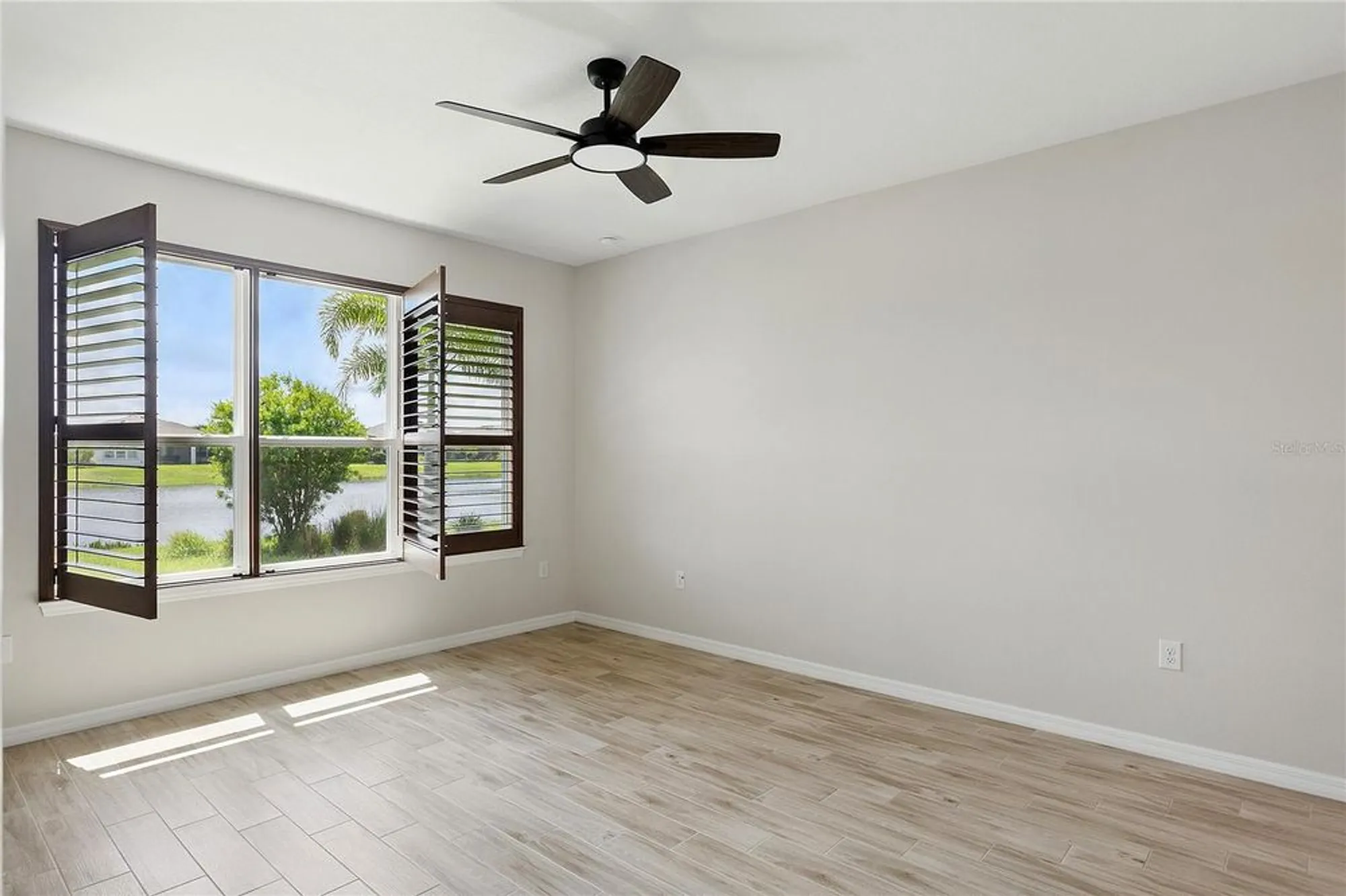 Property Slideshow image 16 of 37 | 142 olympus way, Kissimmee, FL, 34759