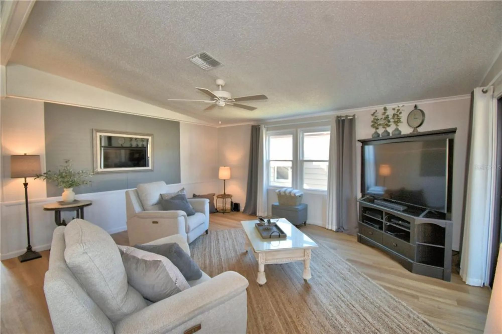 Property Slideshow image 14 of 50 | 4849 goldenview ln, Lakeland, FL, 33811