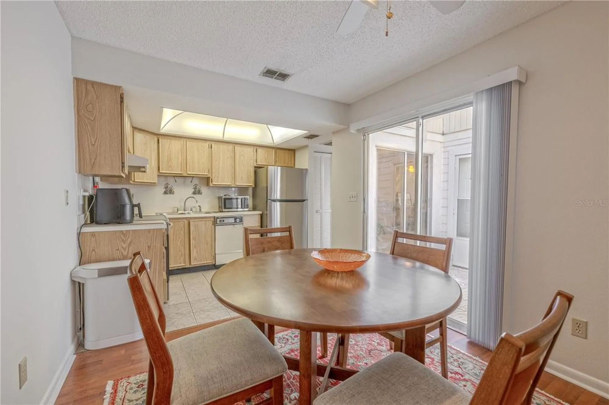 Property Slideshow image 12 of 28 | 1131 orange tree cir c, Palm Harbor, FL, 34684