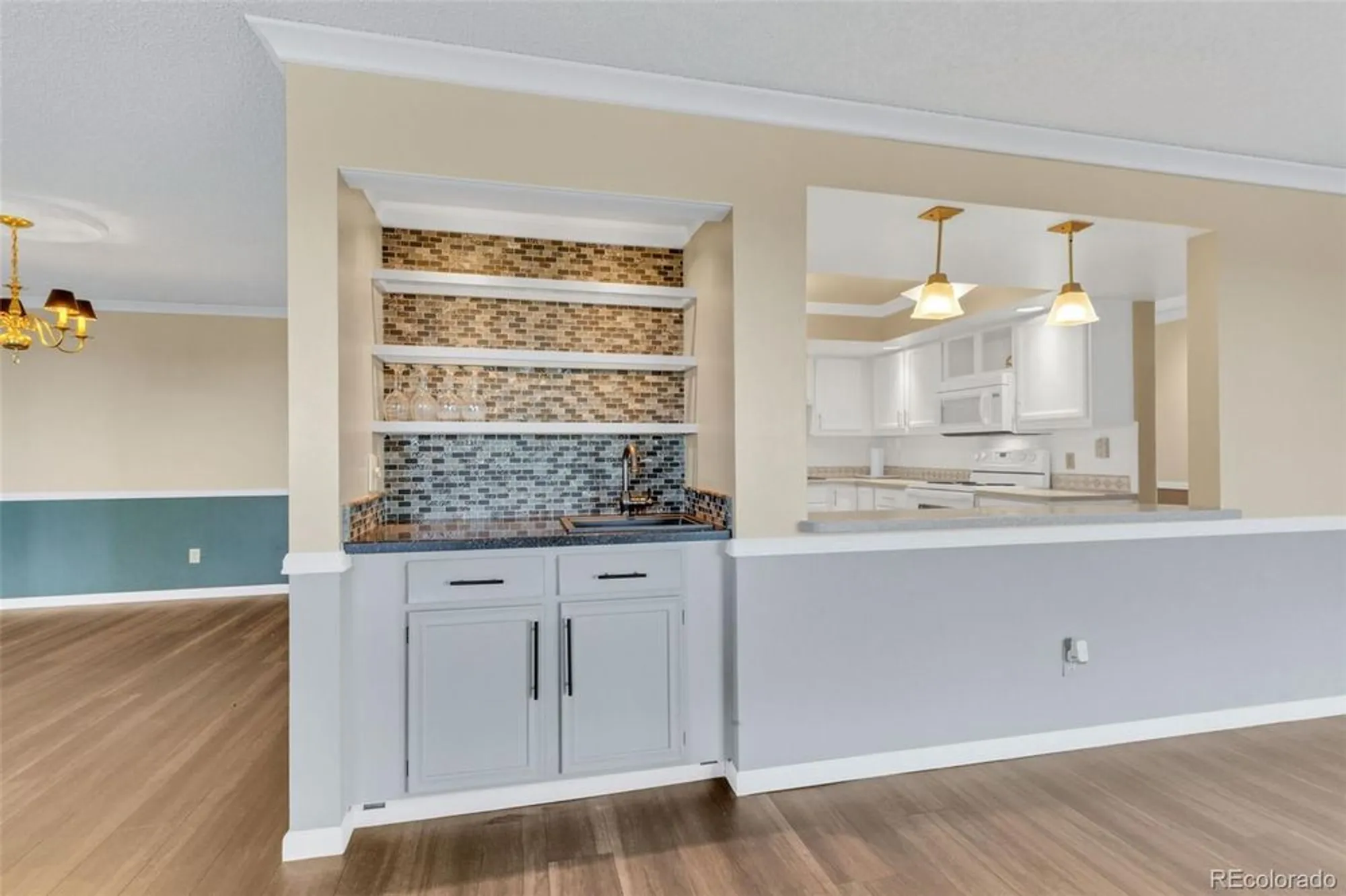 Property Slideshow image 7 of 50 | 14390 e marina dr apt 606, Aurora, CO, 80014