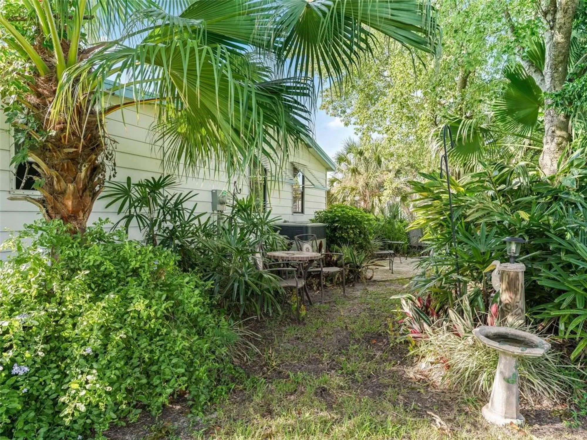 Property Slideshow image 27 of 37 | 1708 lauren ln, Lady Lake, FL, 32159