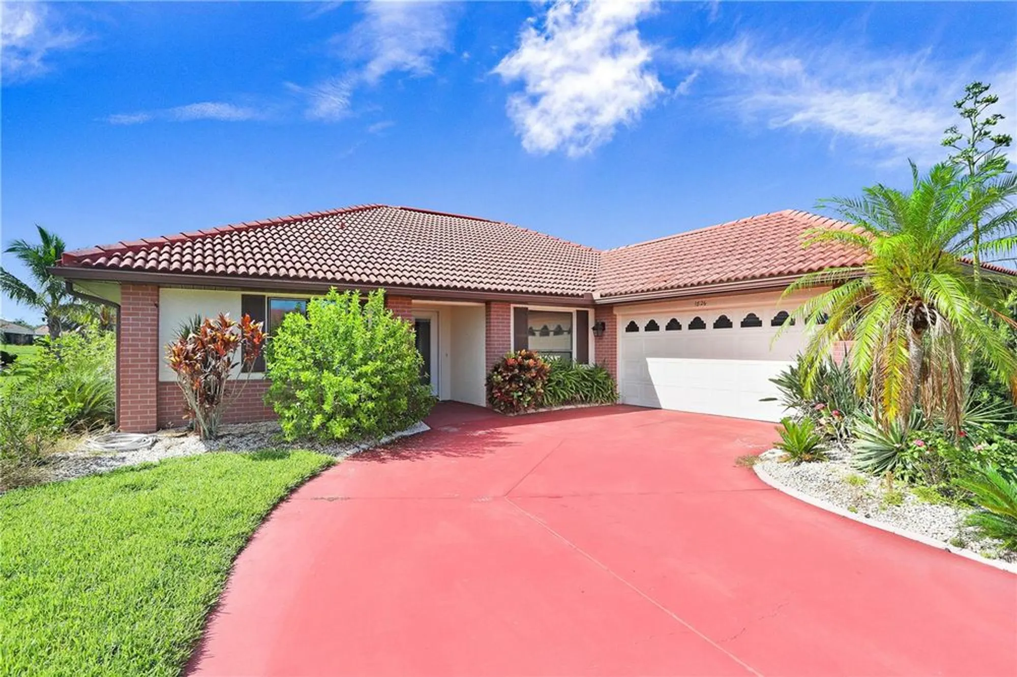 Property Slideshow image 1 of 31 | 1826 wolf laurel dr, Sun City Center, FL, 33573