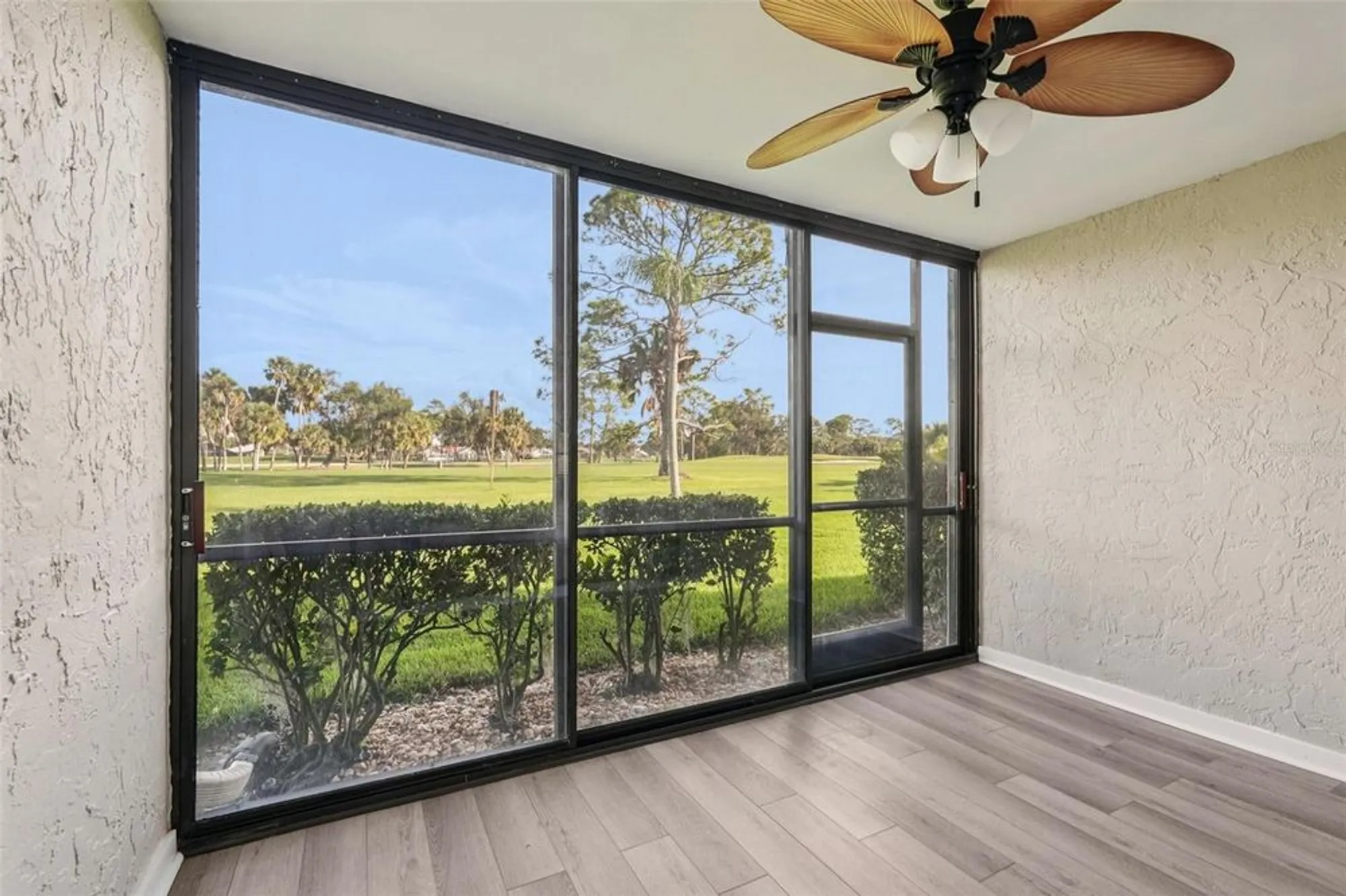 Property Slideshow image 20 of 47 | 5755 avista dr # 5755, Sarasota, FL, 34243