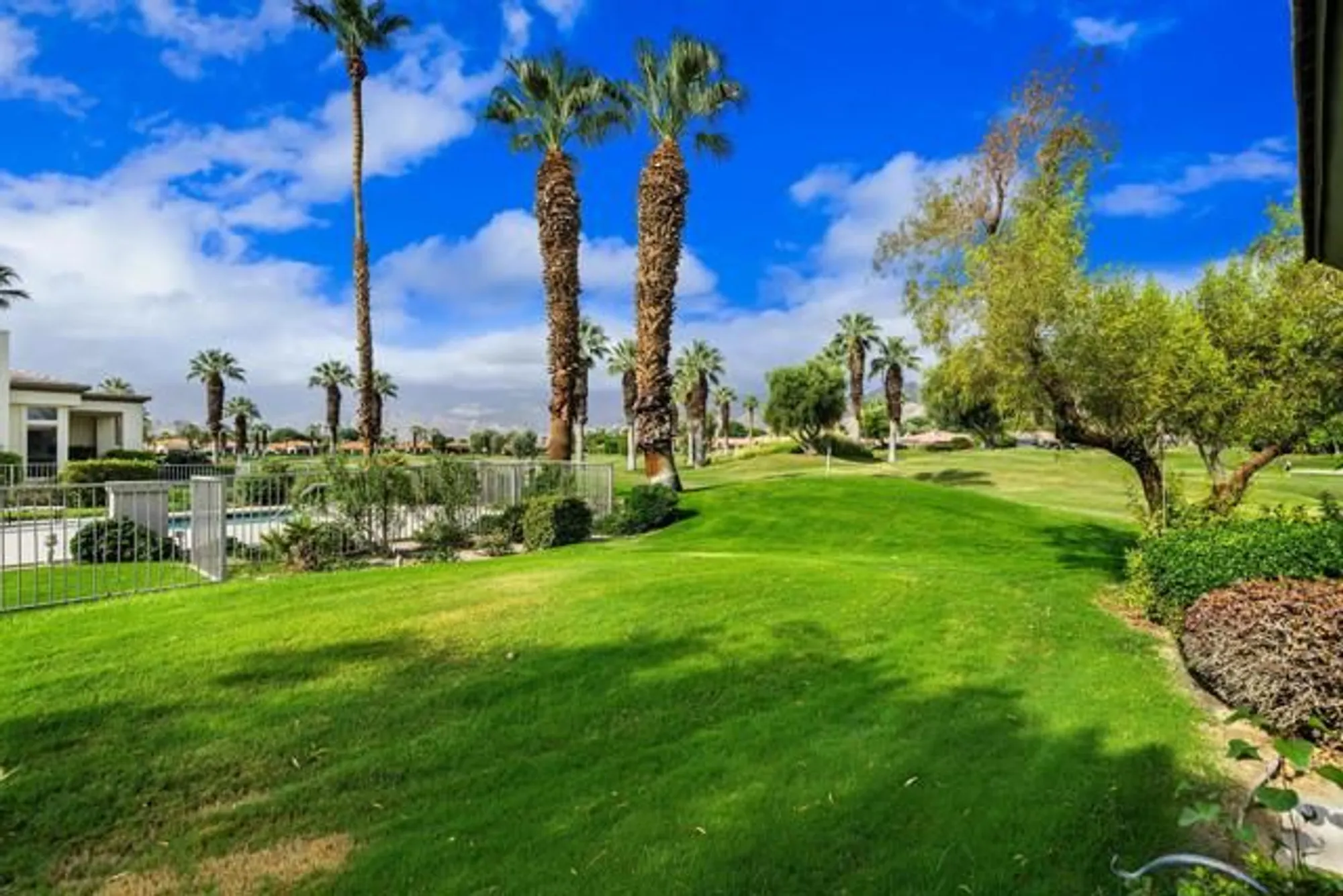 Property Slideshow image 19 of 43 | 55199 laurel vly, La Quinta, CA, 92253