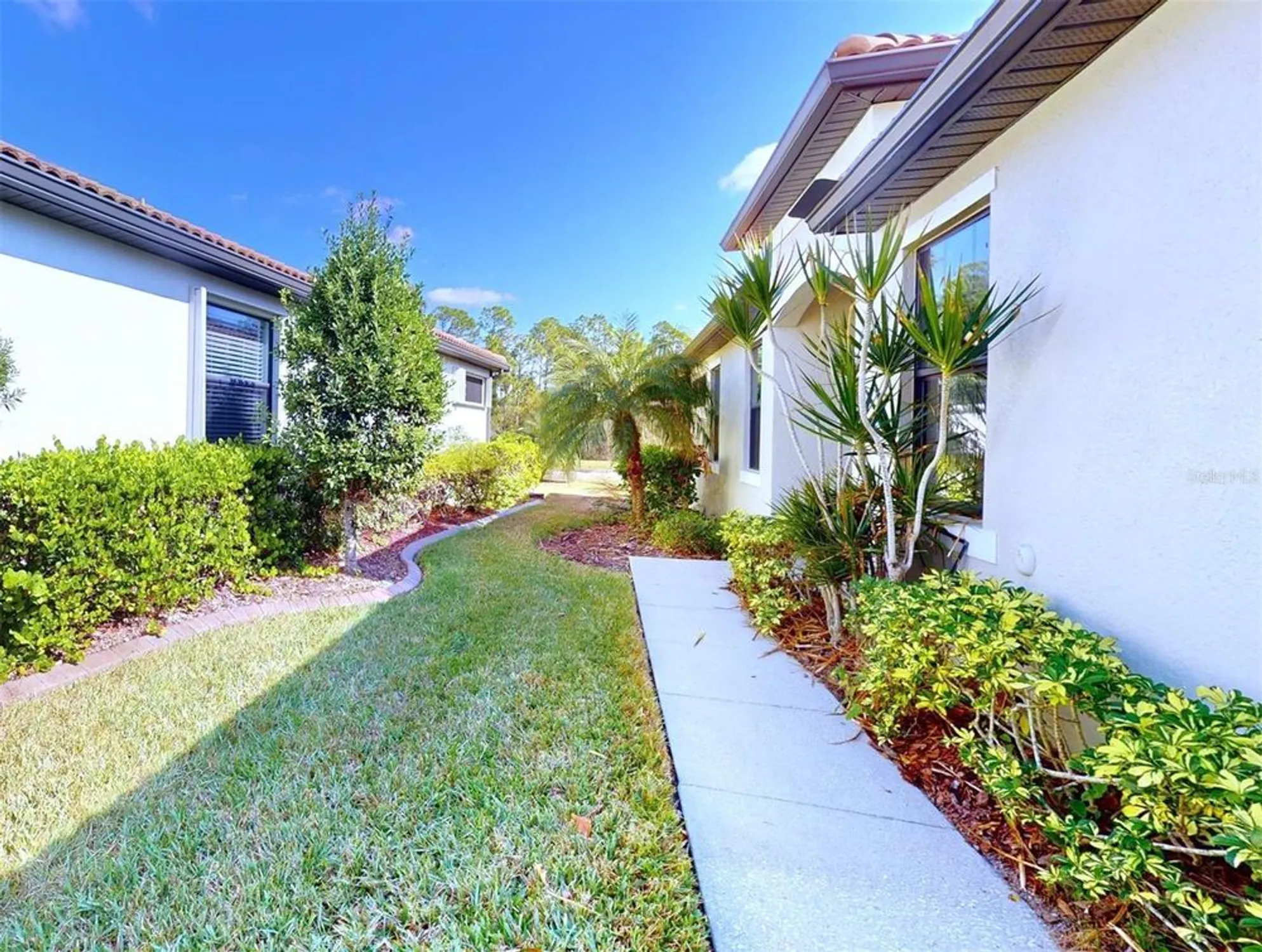 Property Slideshow image 4 of 85 | 2430 daisy dr, North Port, FL, 34289