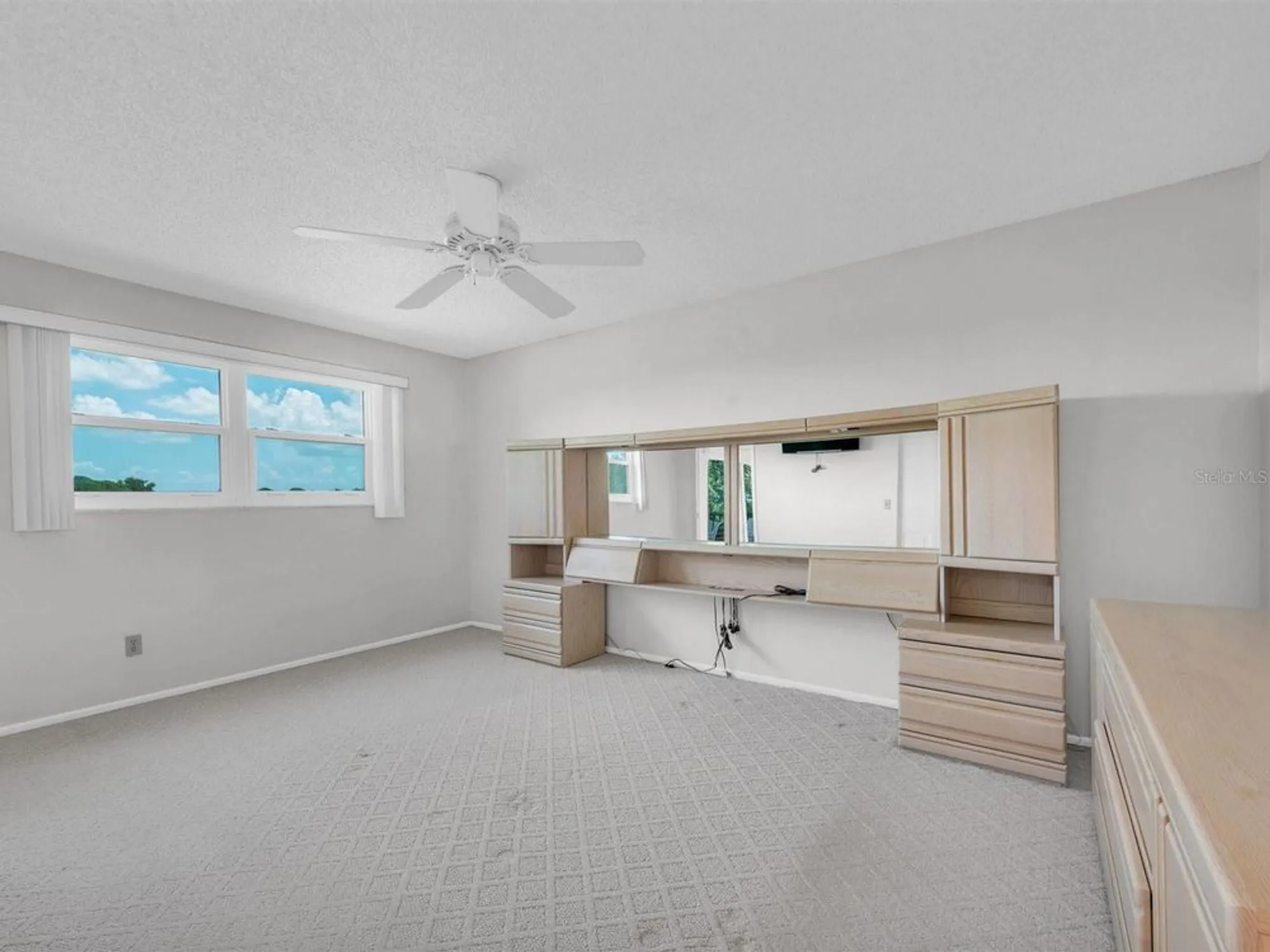 Property Slideshow image 14 of 32 | 8174 terrace garden dr n unit 507, St Petersburg, FL, 33709
