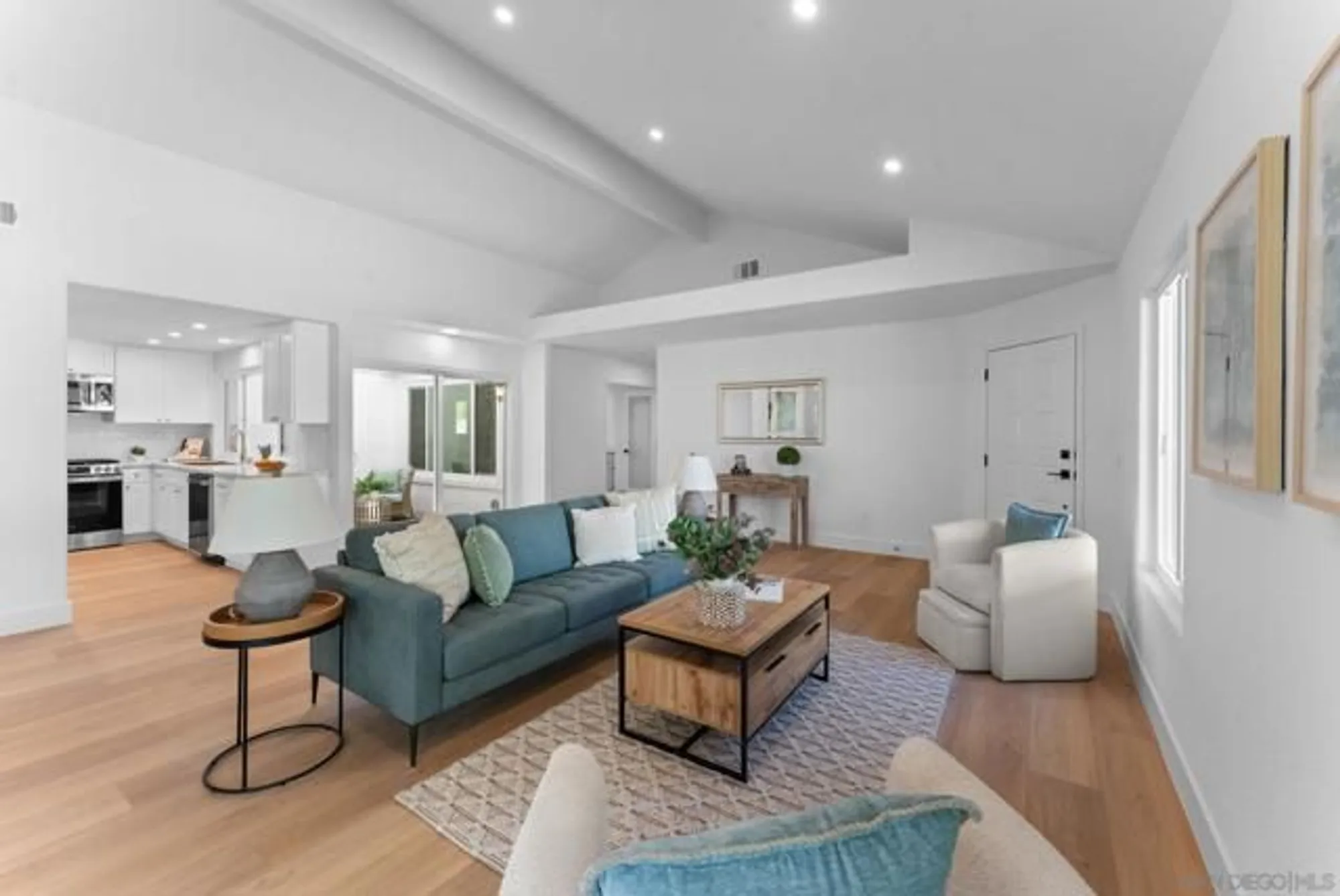 Property Slideshow image 8 of 34 | 4946 alicante way, Oceanside, CA, 92056