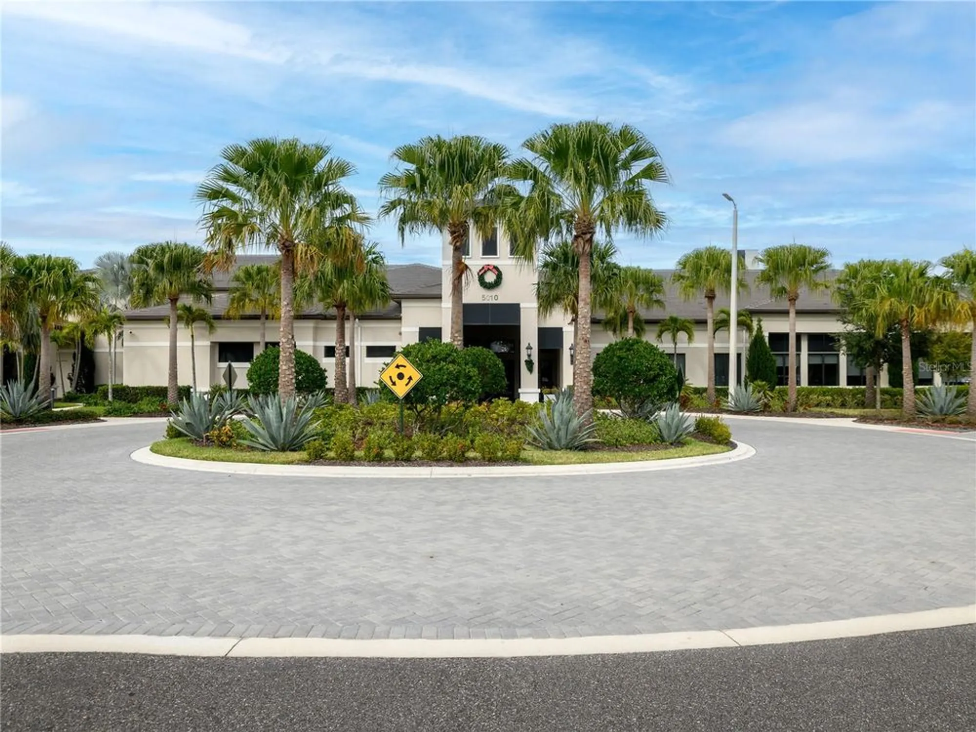 Property Slideshow image 40 of 54 | 5122 sierra falls ct, Wimauma, FL, 33598