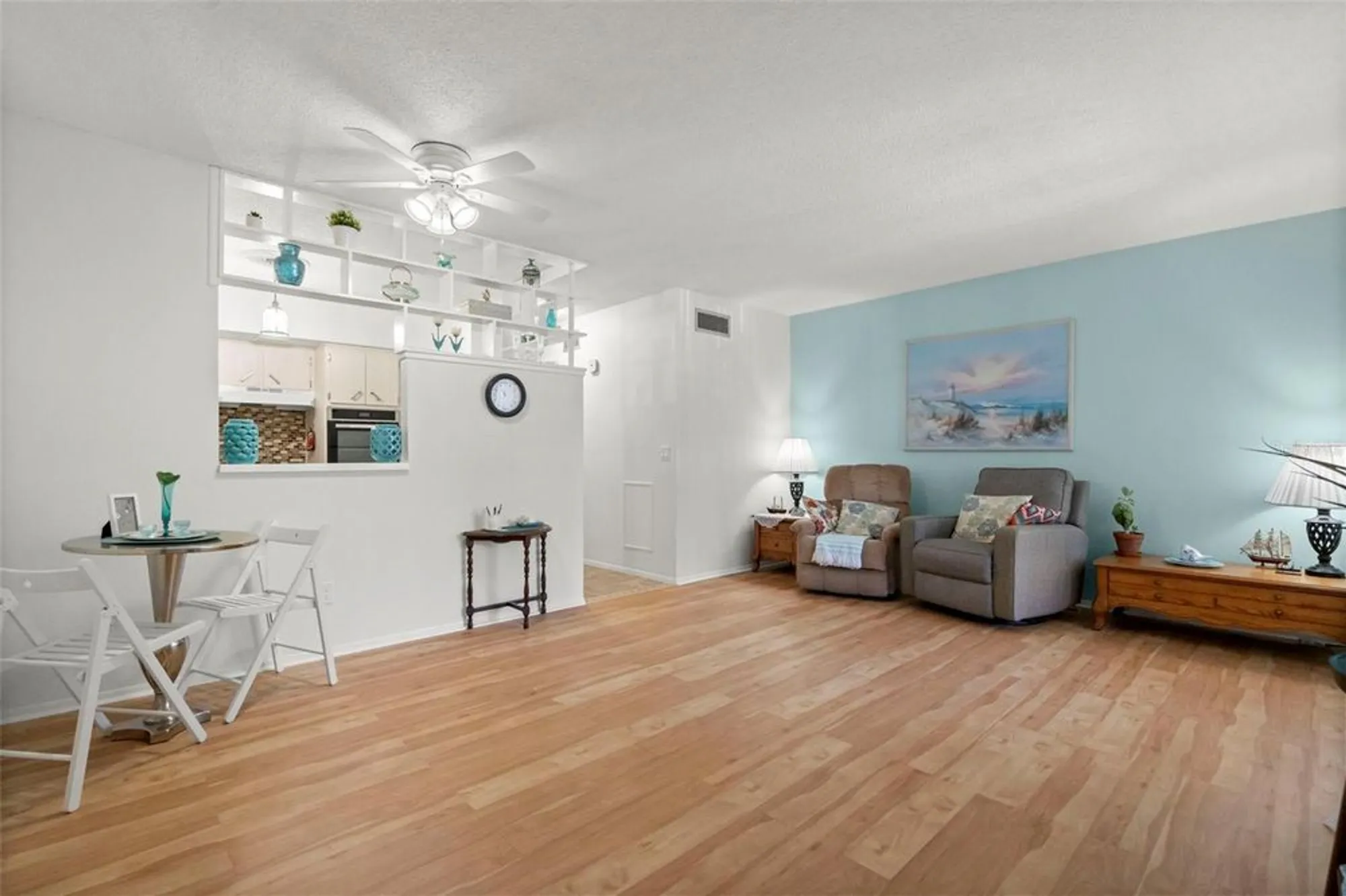 Property Slideshow image 4 of 41 | 2331 finlandia ln apt 53, Clearwater, FL, 33763
