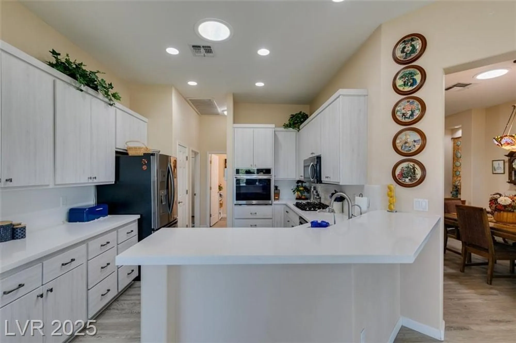 Property Slideshow image 14 of 32 | 2022 high mesa dr, Henderson, NV, 89012