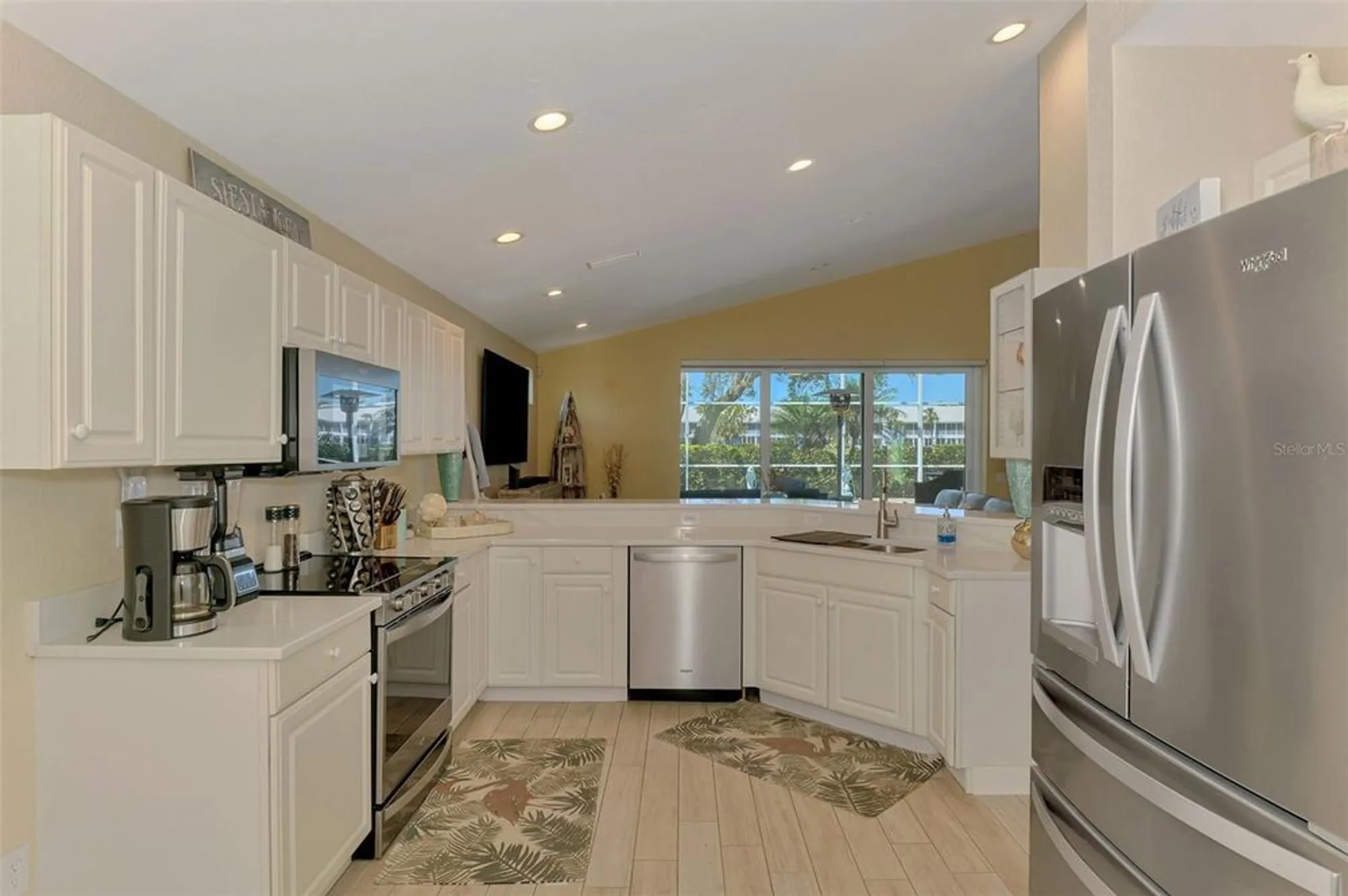 Property Slideshow image 26 of 55 | 320 bermuda ct 10, Venice, FL, 34293