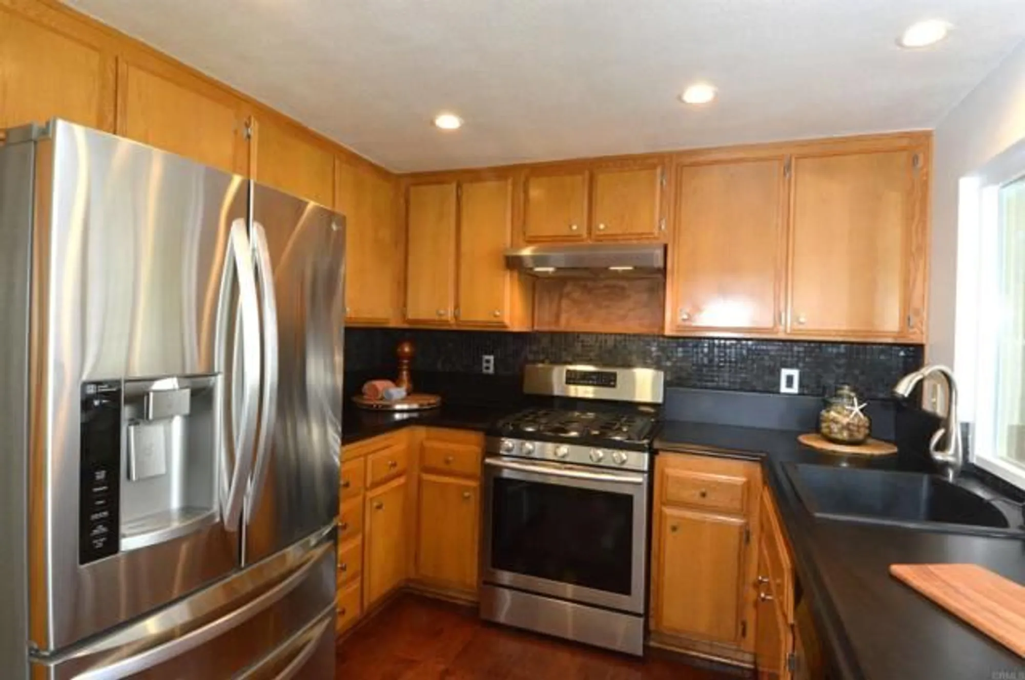 Property Slideshow image 10 of 32 | 6173 inverness dr, Banning, CA, 92220