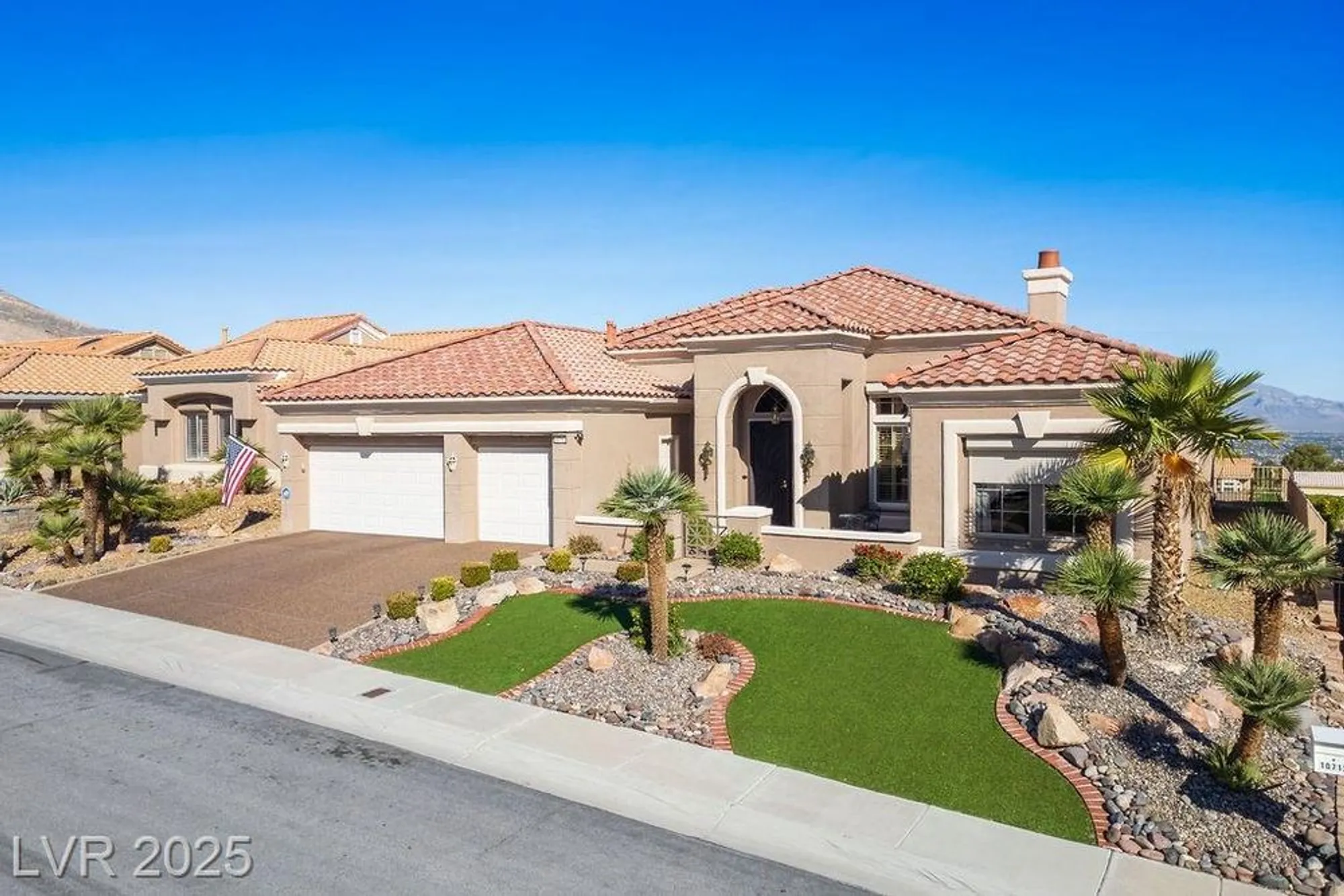 Property Slideshow image 52 of 99 | 10712 button willow dr, Las Vegas, NV, 89134