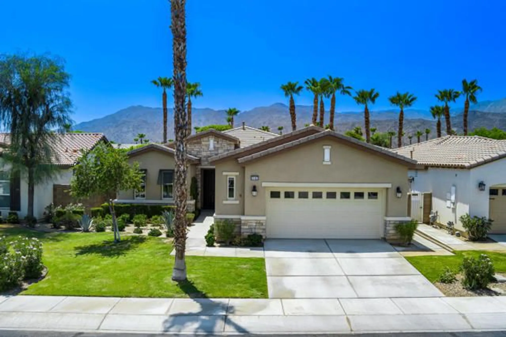Property Slideshow image 1 of 74 | 81463 joshua tree ct, La Quinta, CA, 92253