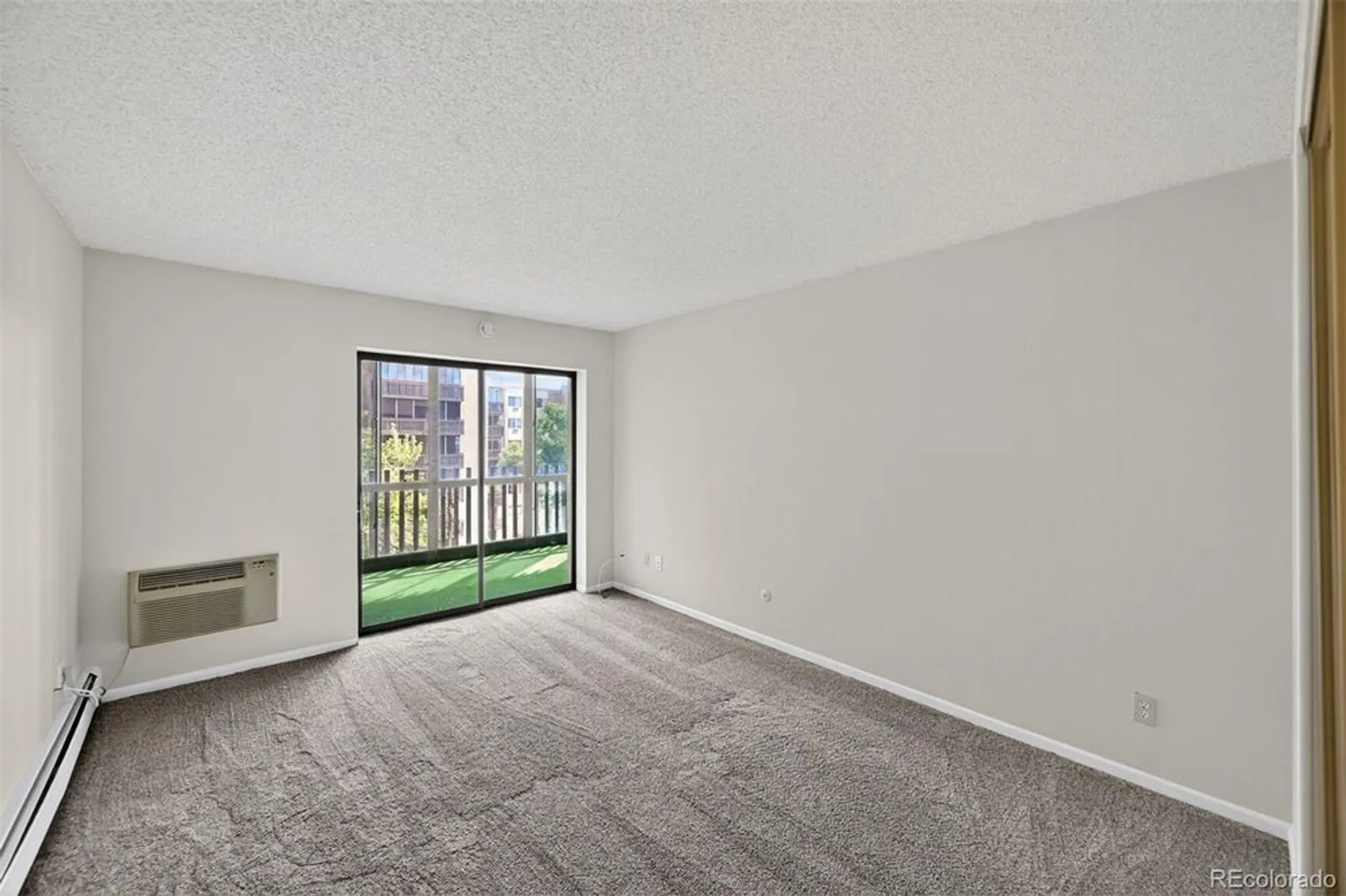Property Slideshow image 12 of 30 | 14050 e linvale pl apt 407, Aurora, CO, 80014