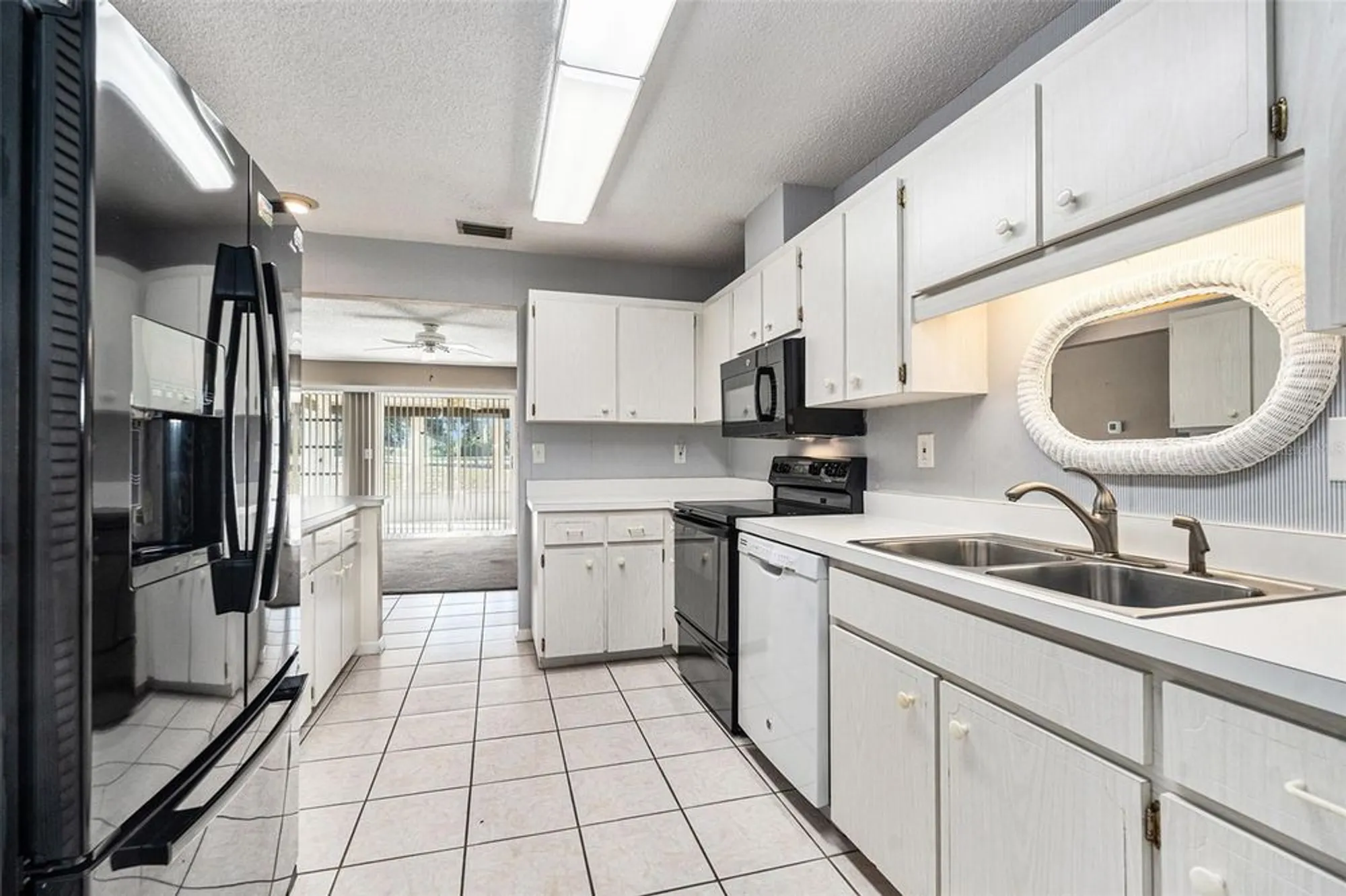 Property Slideshow image 15 of 35 | 382 club manor dr, Sun City Center, FL, 33573