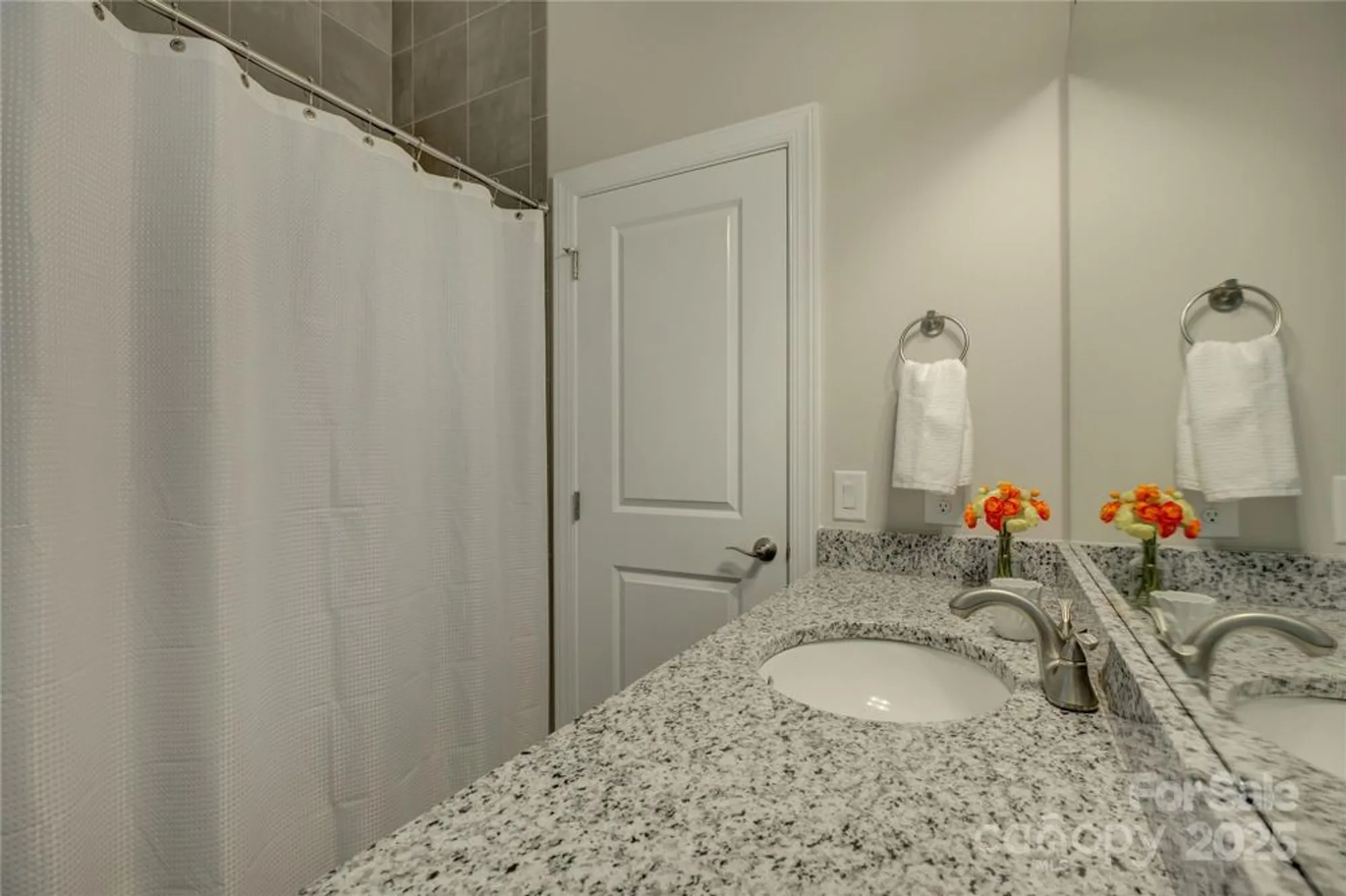 Property Slideshow image 30 of 48 | 16010 vale ridge dr, Charlotte, NC, 28278
