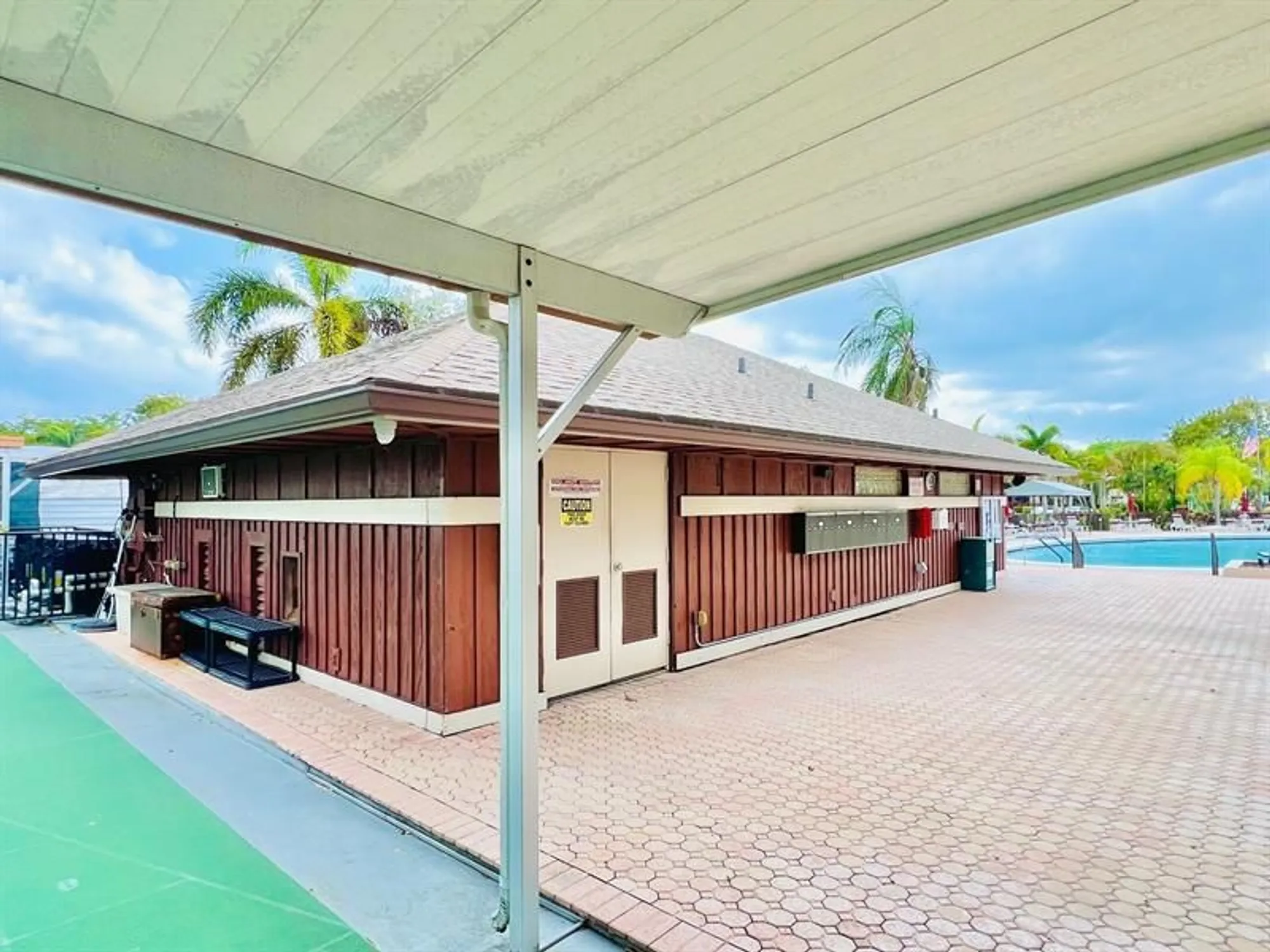 Property Slideshow image 43 of 51 | 9988 n belfort cir 111, Tamarac, FL, 33321