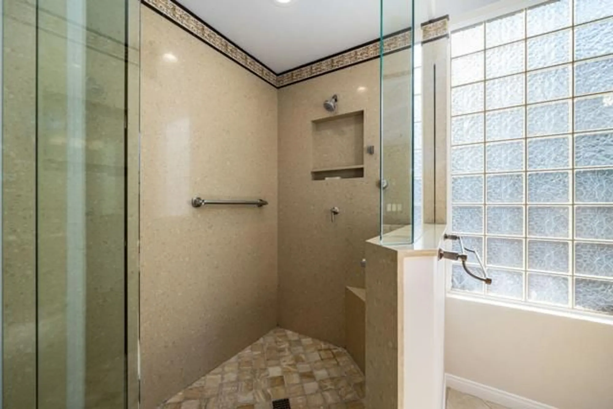 Property Slideshow image 37 of 48 | 81943 prism dr, La Quinta, CA, 92253