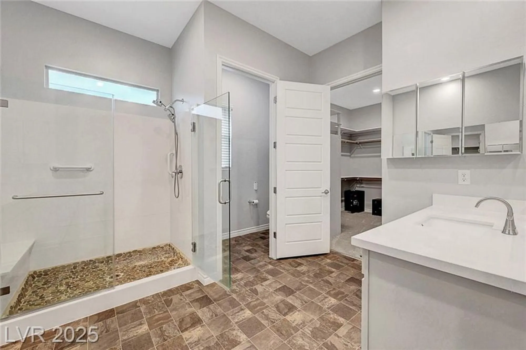 Property Slideshow image 20 of 44 | 977 edinburgh fields ct, Las Vegas, NV, 89138