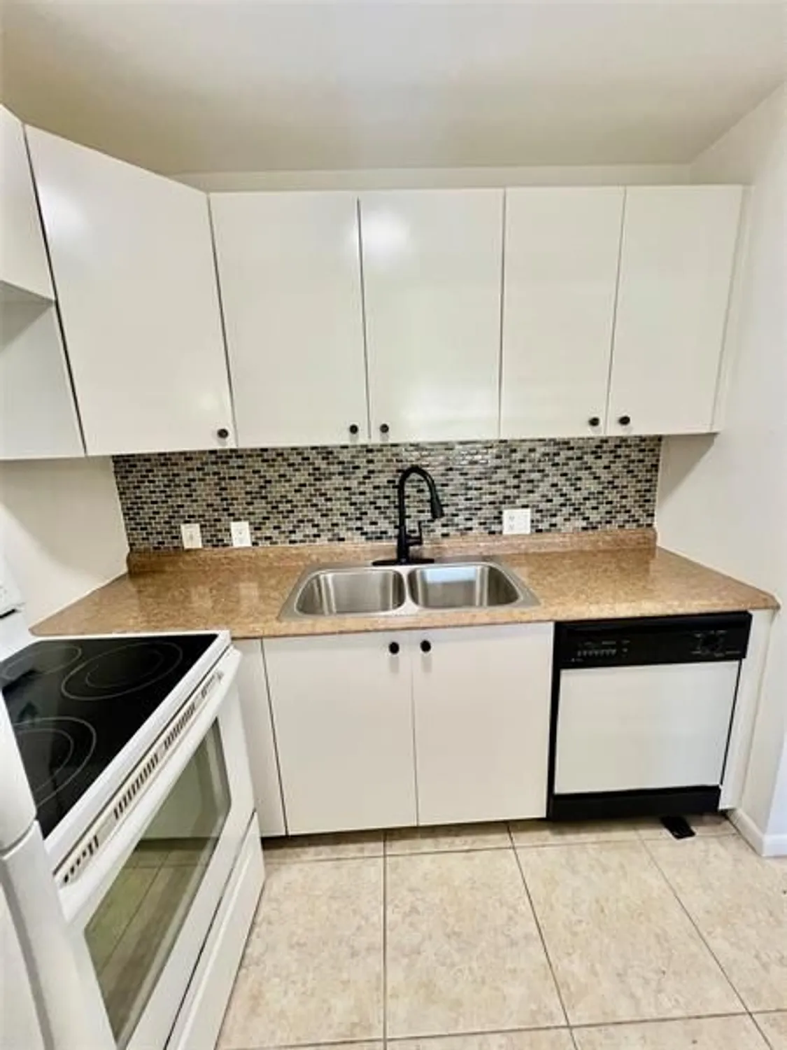 Property Slideshow image 4 of 18 | 129 mansfield d # 129, Boca Raton, FL, 33434