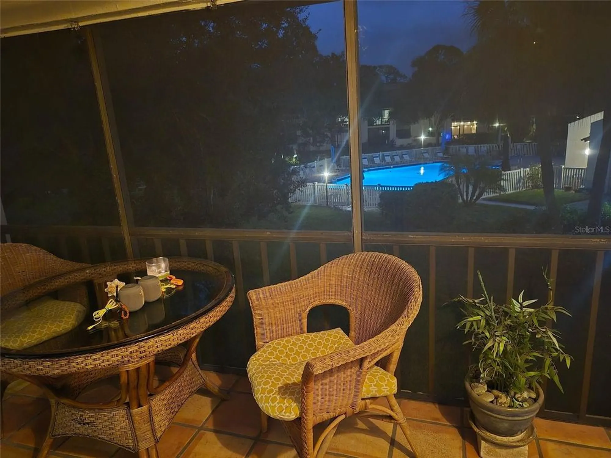 Property Slideshow image 23 of 39 | 2447 clubhouse cir 203, Sarasota, FL, 34232