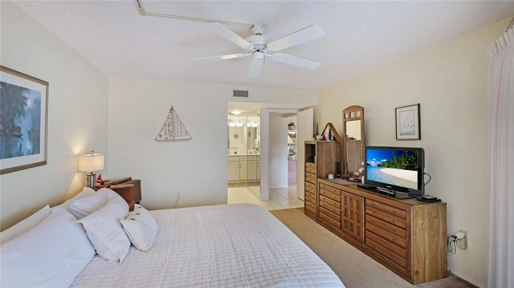 Property Slideshow image 17 of 73 | 1109 edgewater cir # 1109, Bradenton, FL, 34209