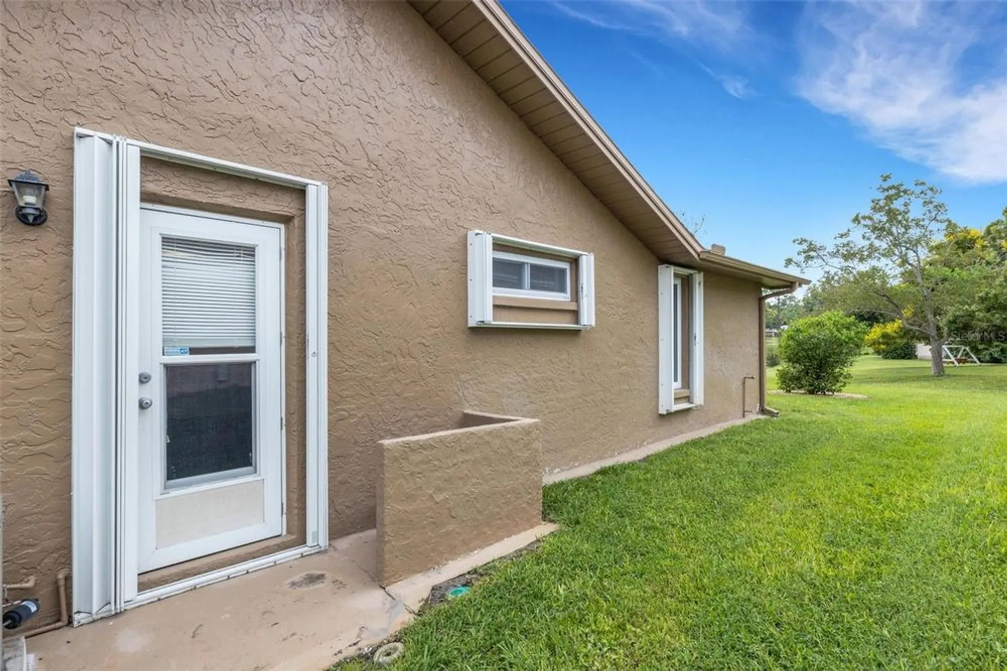 Property Slideshow image 56 of 90 | 3098 e dorchester dr, Palm Harbor, FL, 34684