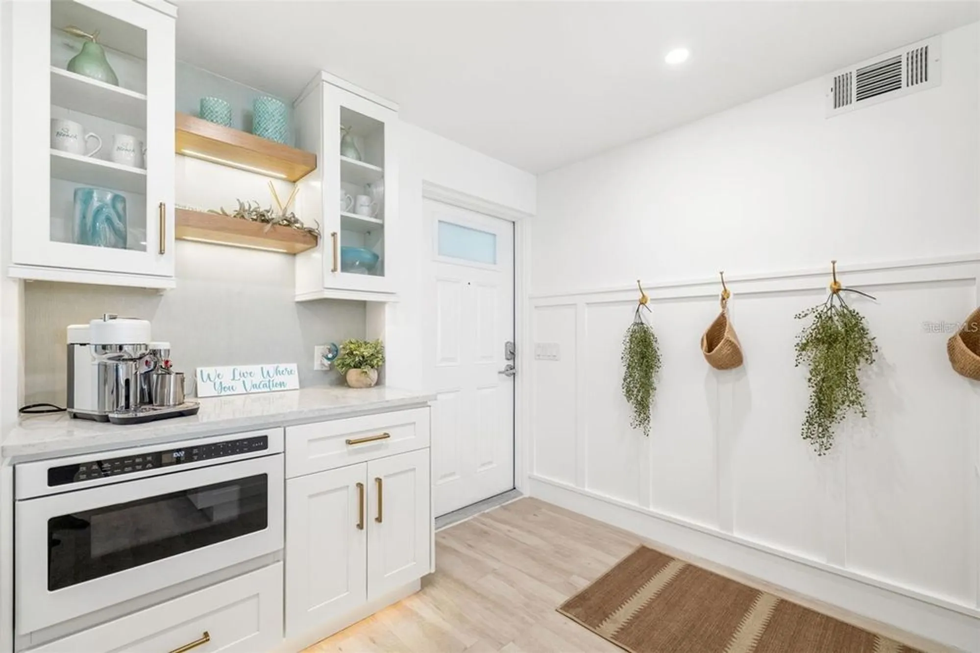 Property Slideshow image 12 of 69 | 19 whispering sands dr apt 302, Sarasota, FL, 34242